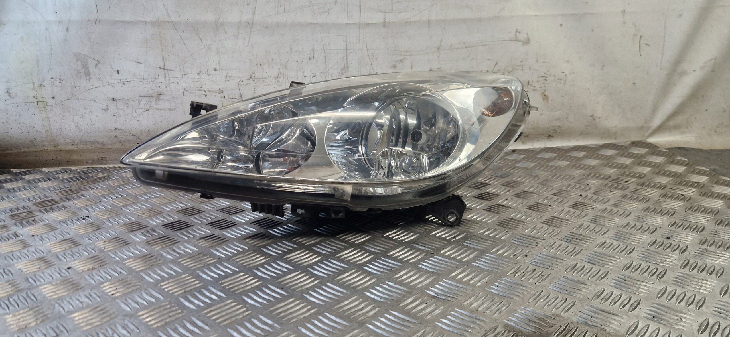 light left front PEUGEOT 307 2002r 9634369180
