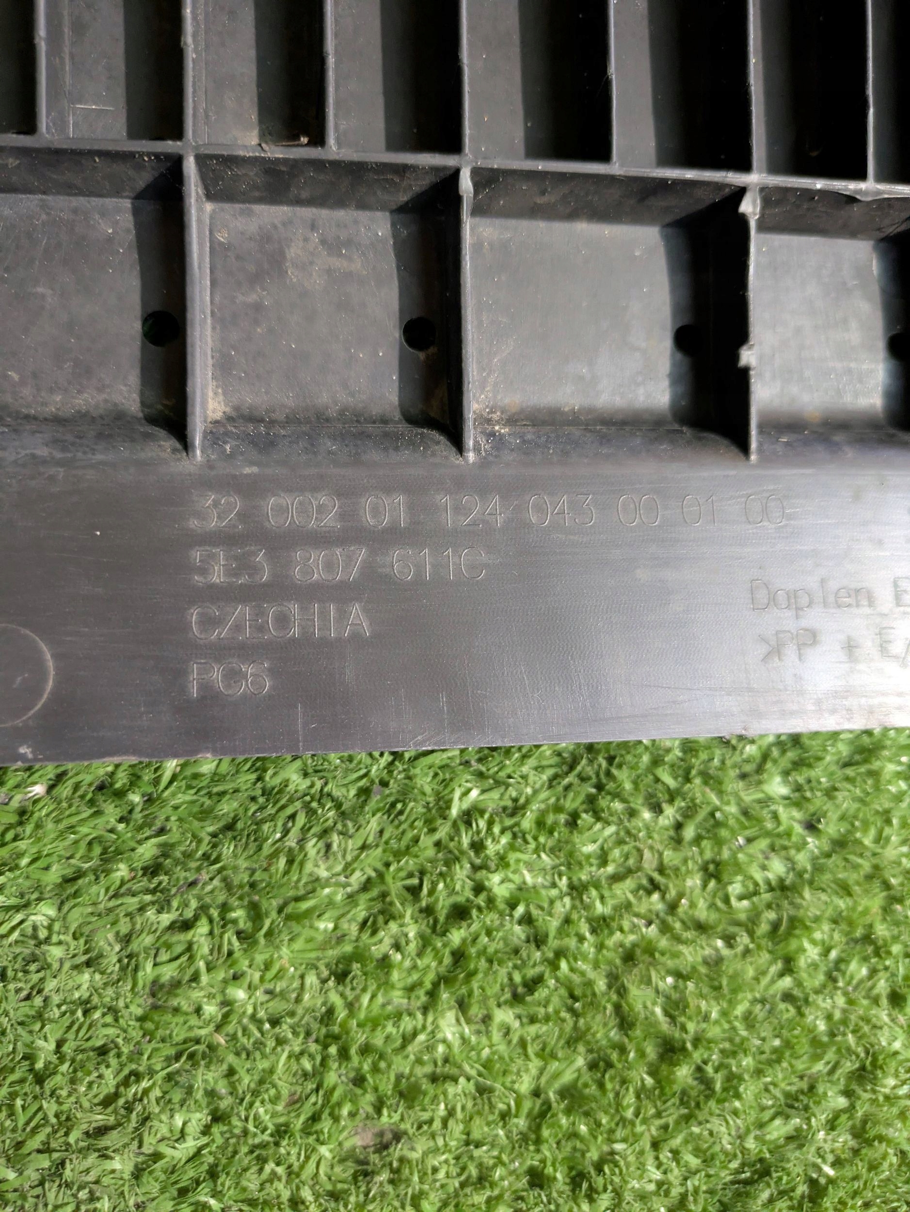 cover below bumper SKODA OCTAVIA IV NR.O42