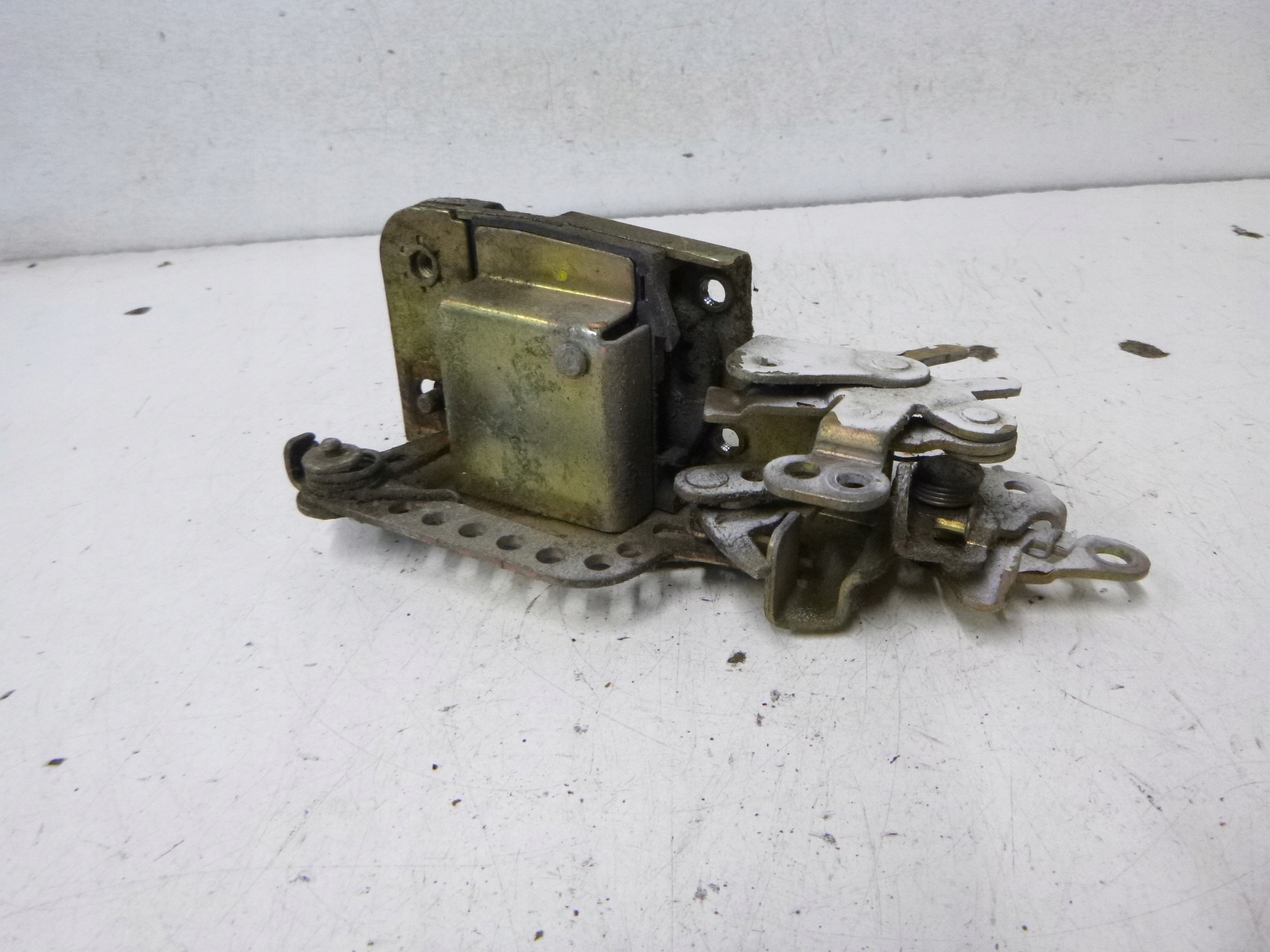 lock door front right Volkswagen T4 701837016E