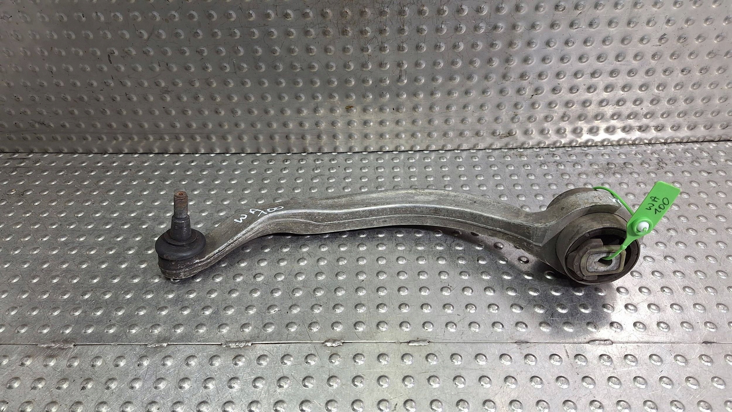 arm left front lower BANAN 4D0407695J VW PASSAT B5 AUDI A4 B5 A8 D2