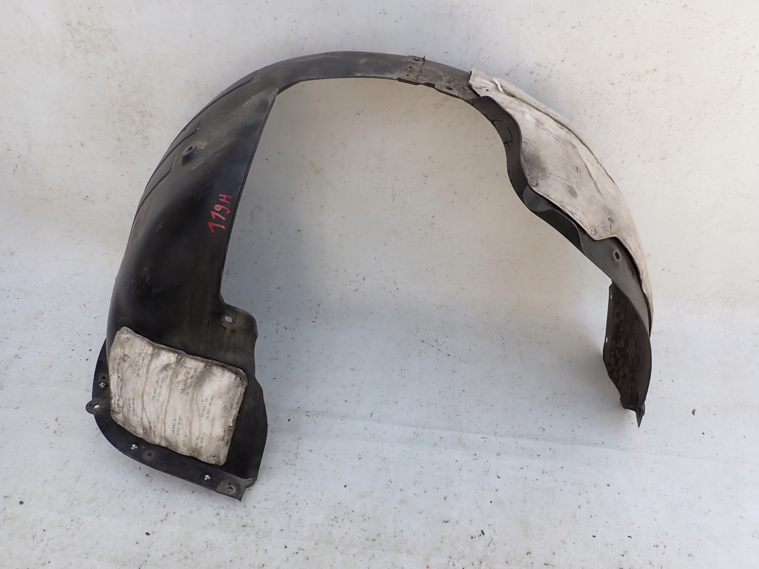 KIA CEED III 3 18-> mudguard front front right
