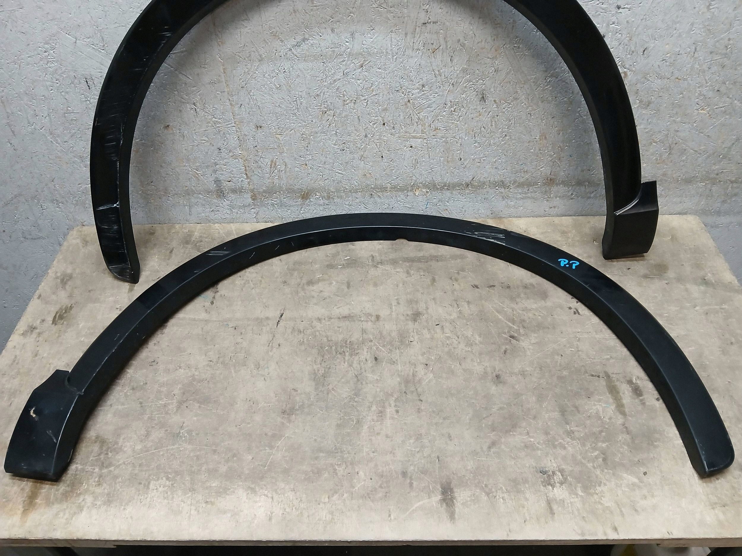 fender front moulding cap right left AUDI Q3 8U 8U0853718A 8U0853717A