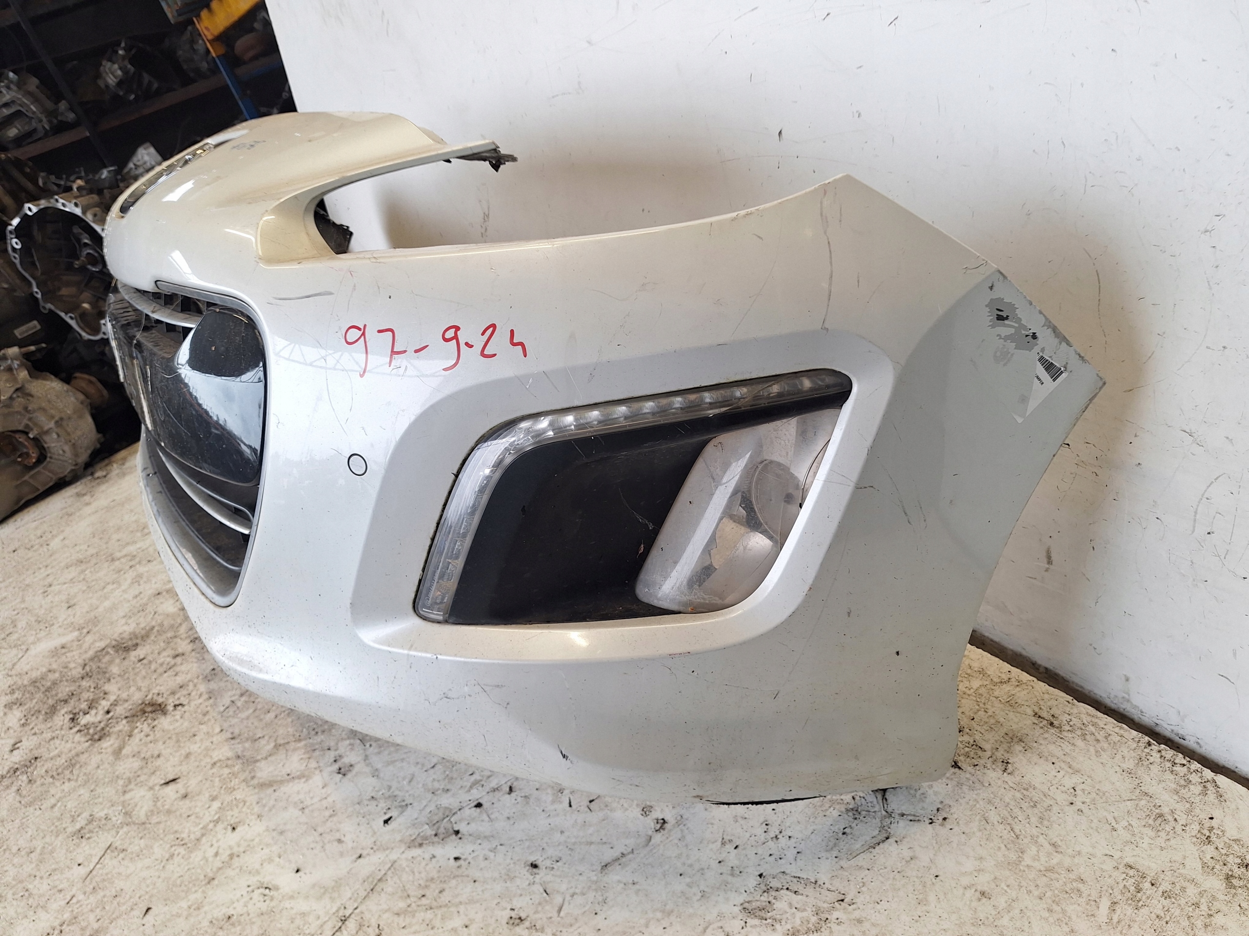 PEUGEOT 308 T7 LIFT 11-13 bumper PDC + LED