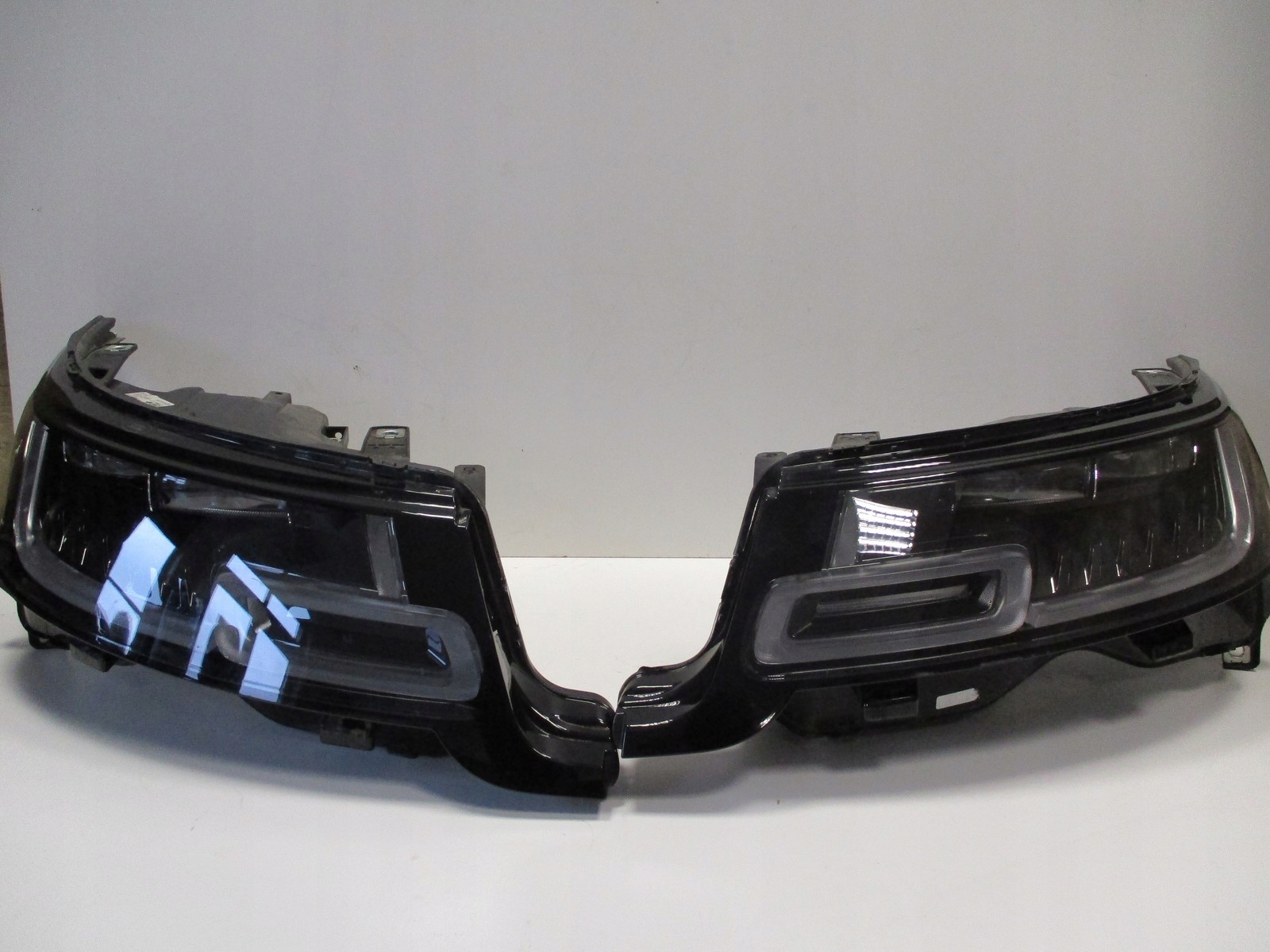 Lampa FULL LED RANGE ROVER SPORT 17R JK6213W029EH