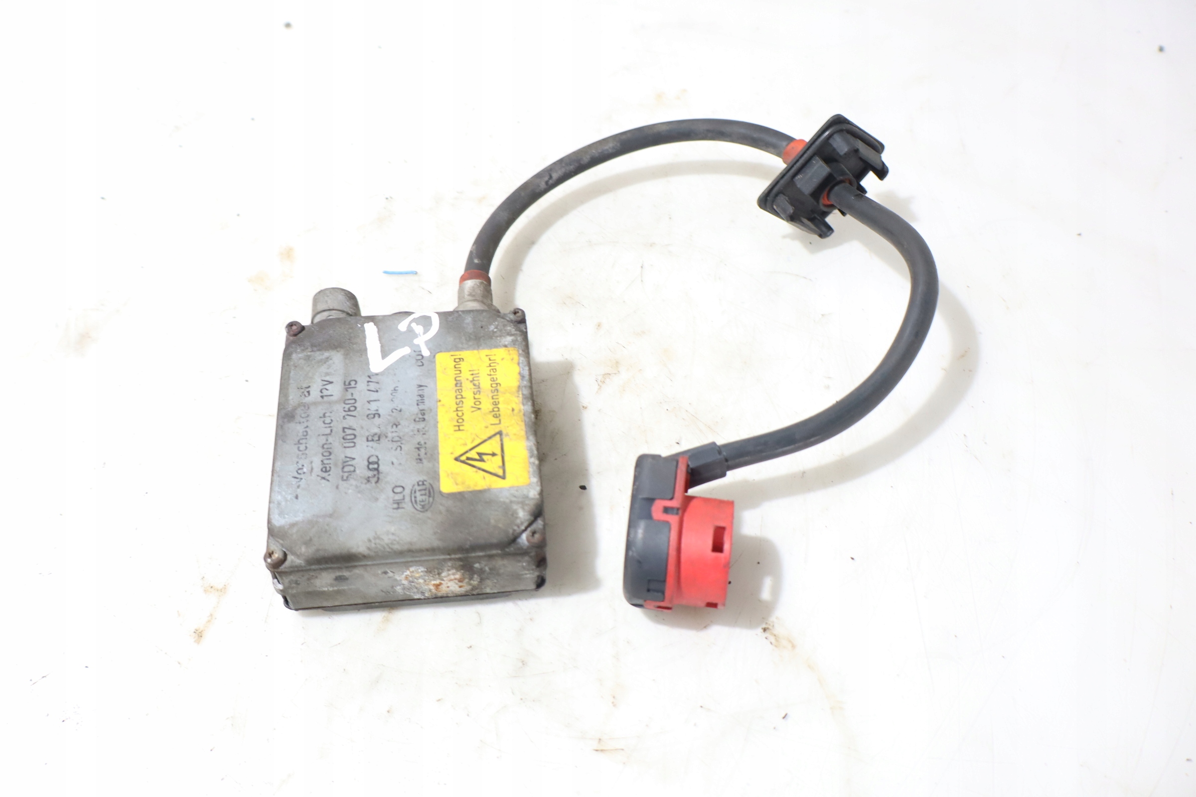 PRZETWORNICA XENON LEWA AUDI A6 C5 4.2