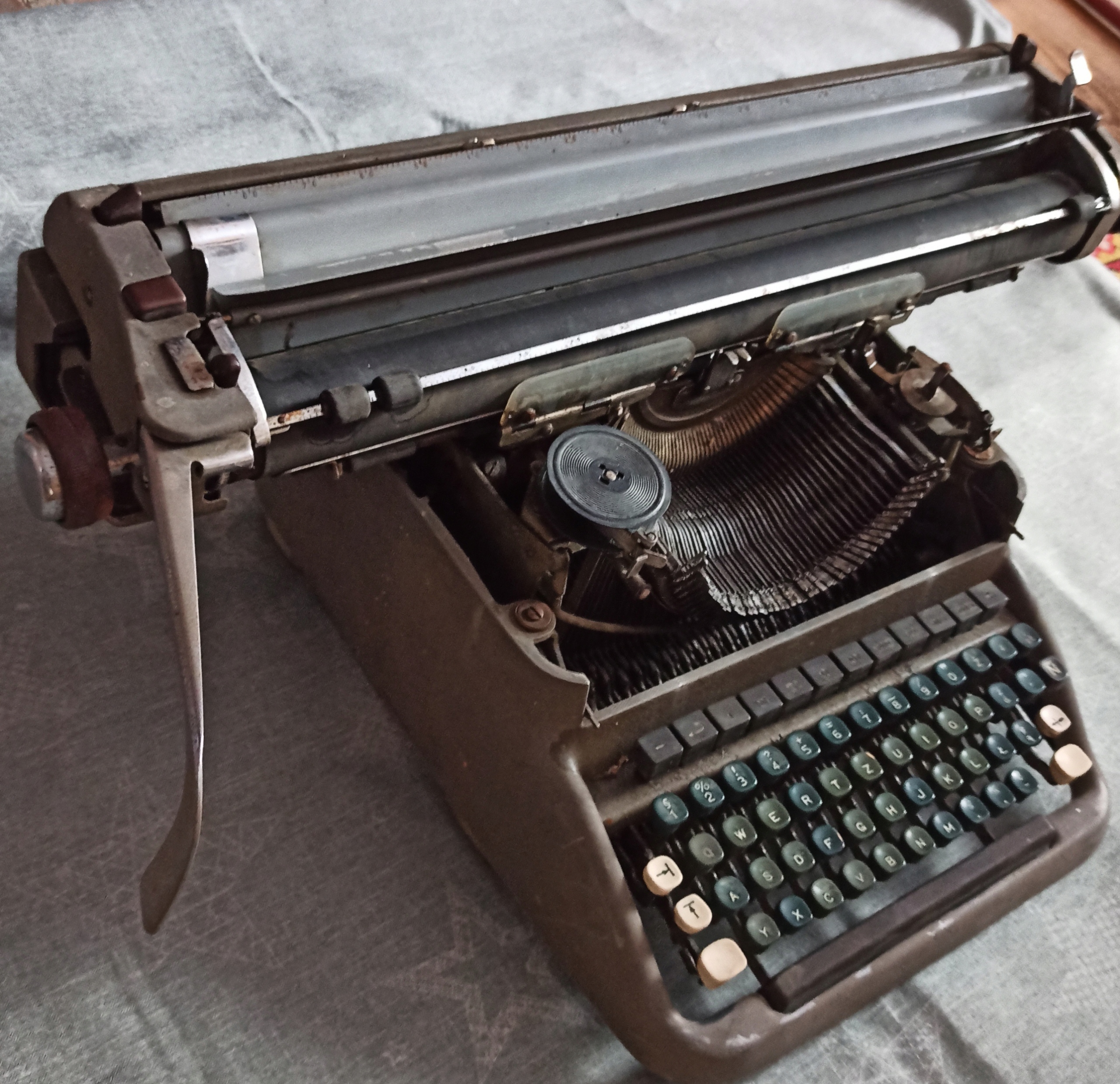 Stara maszyna do pisania Zabytek PRL