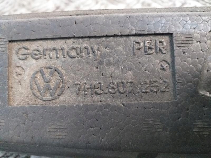 BELKA ZDERZAKA TYŁ VW TRANSPORTER T5 Producent części Volkswagen OE