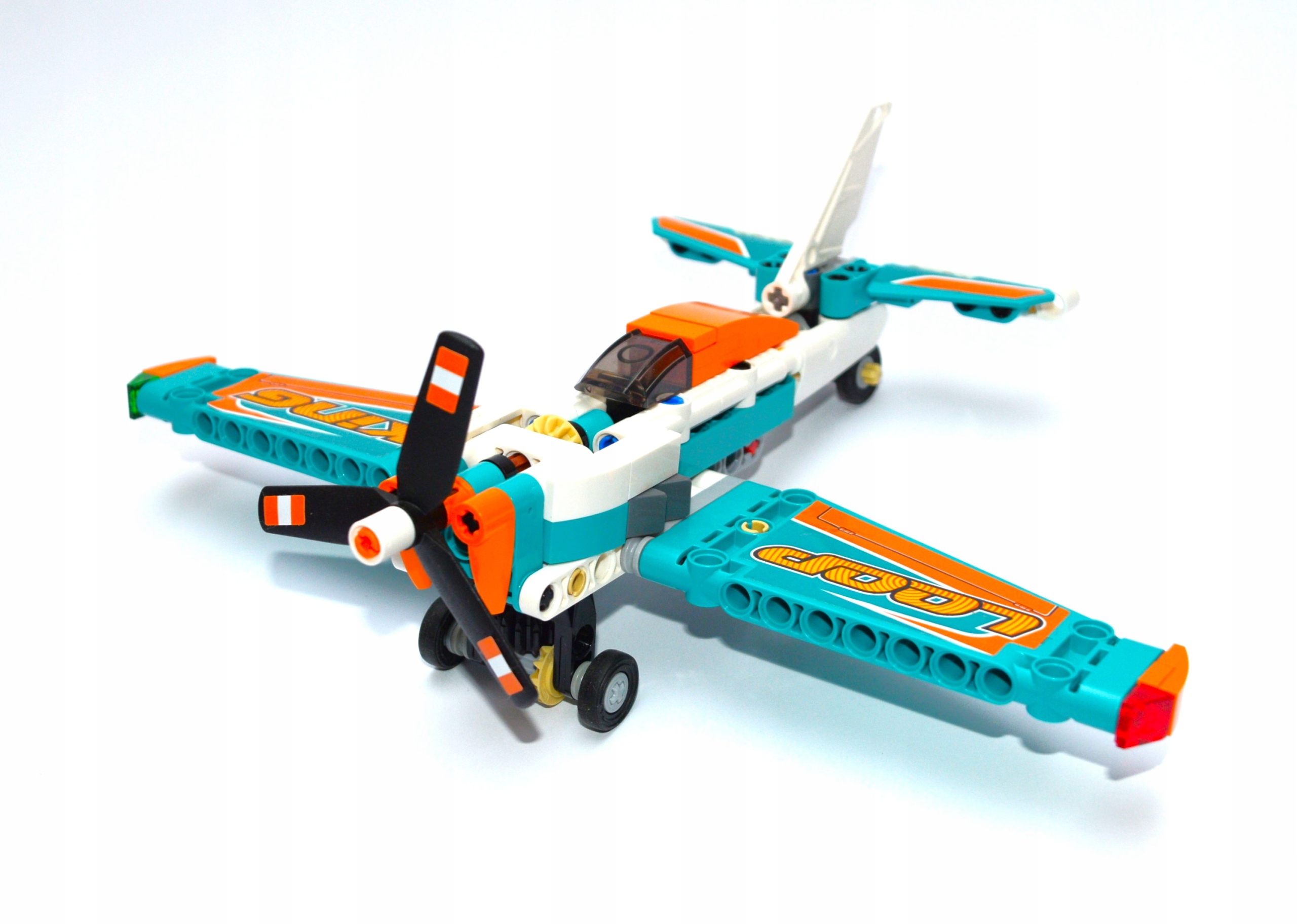 LEGO 42117 Technic - Samolot wyścigowy