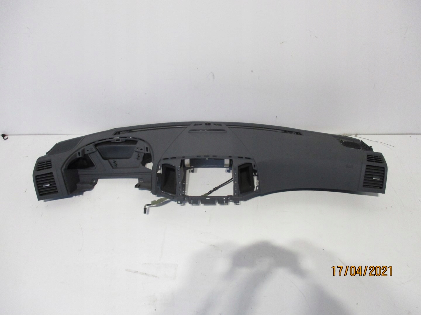 console dashboard Jeep Grand Cherokee 07R grey unprotected