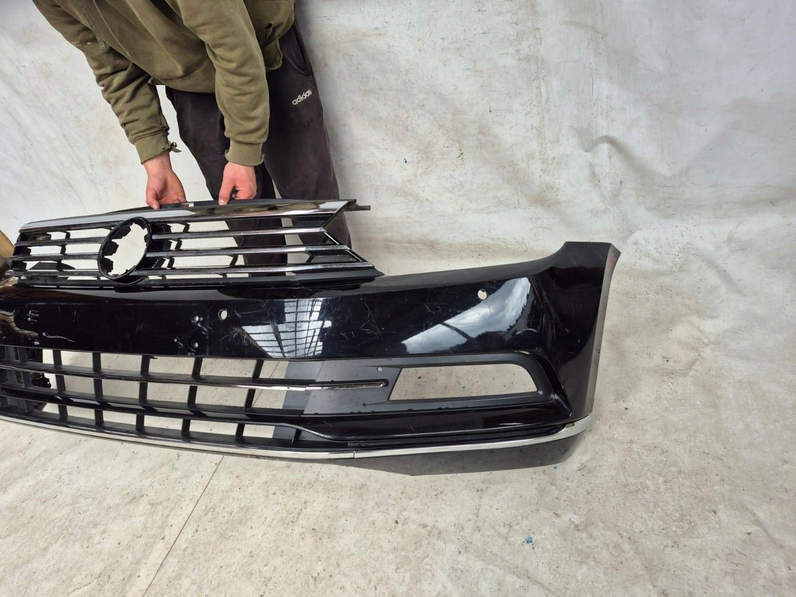VW PASSAT B8 HIGHLINE 14-19 bumper front front 4XPDC 3G0807221A