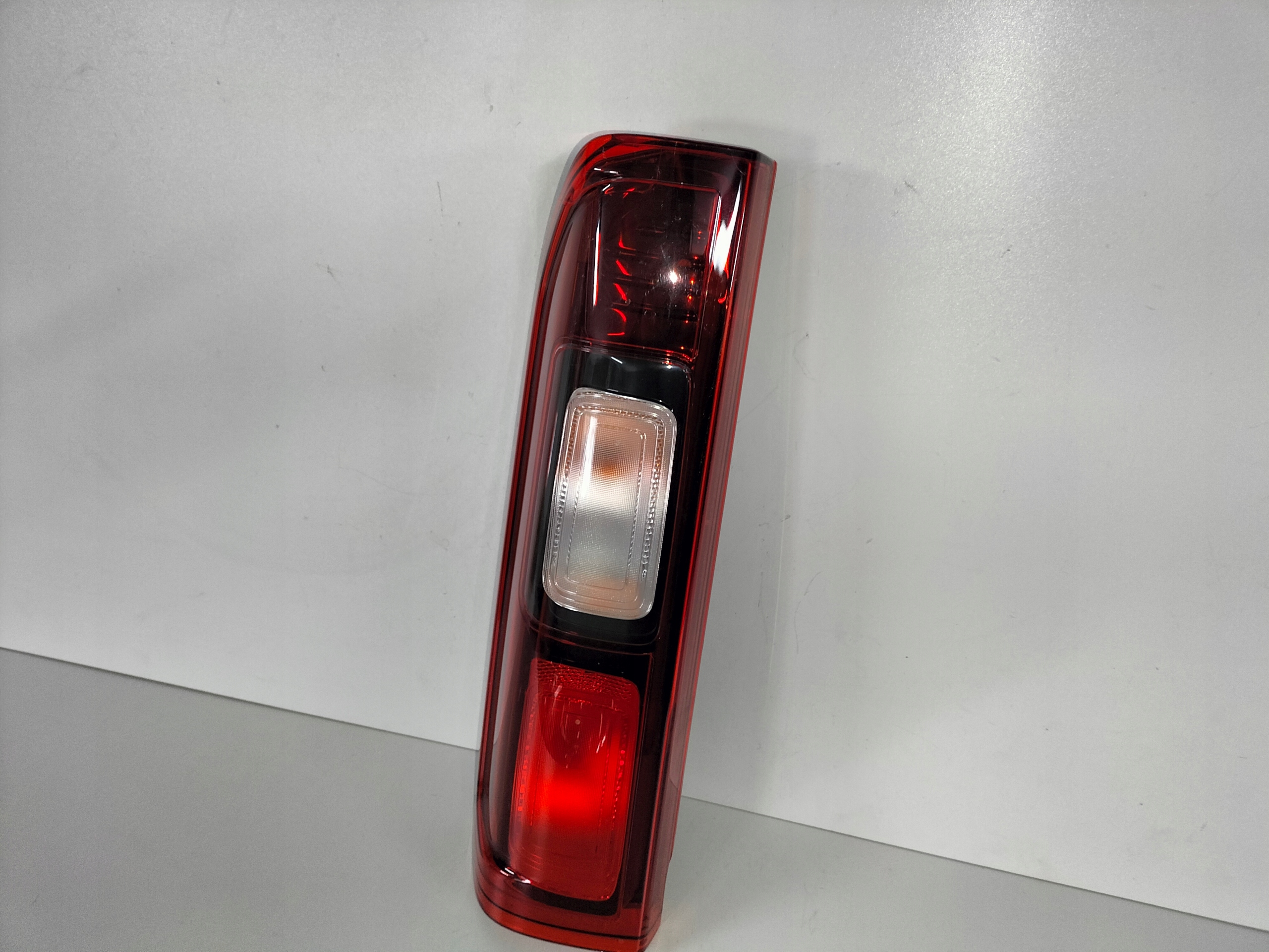 light rear rear part left RENAULT TRAFIC III VIVARO B 14