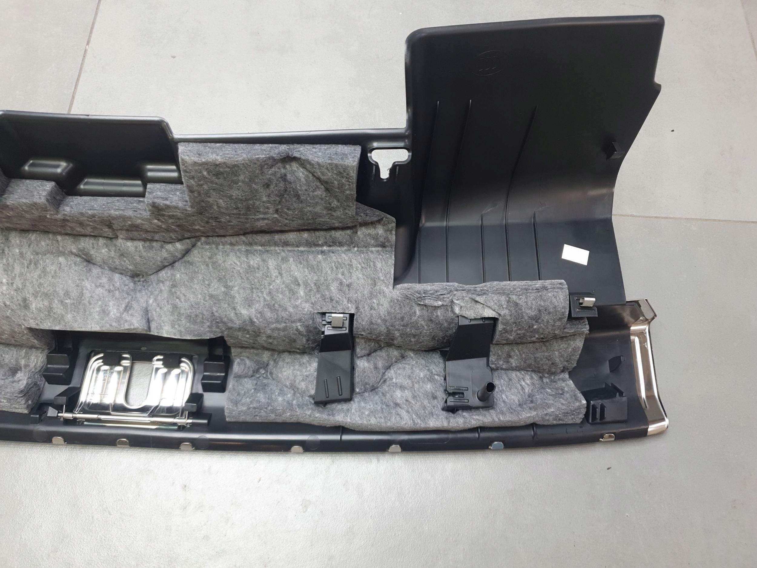 Audi Q8 cap cover of the threshold boot 4M8864483A