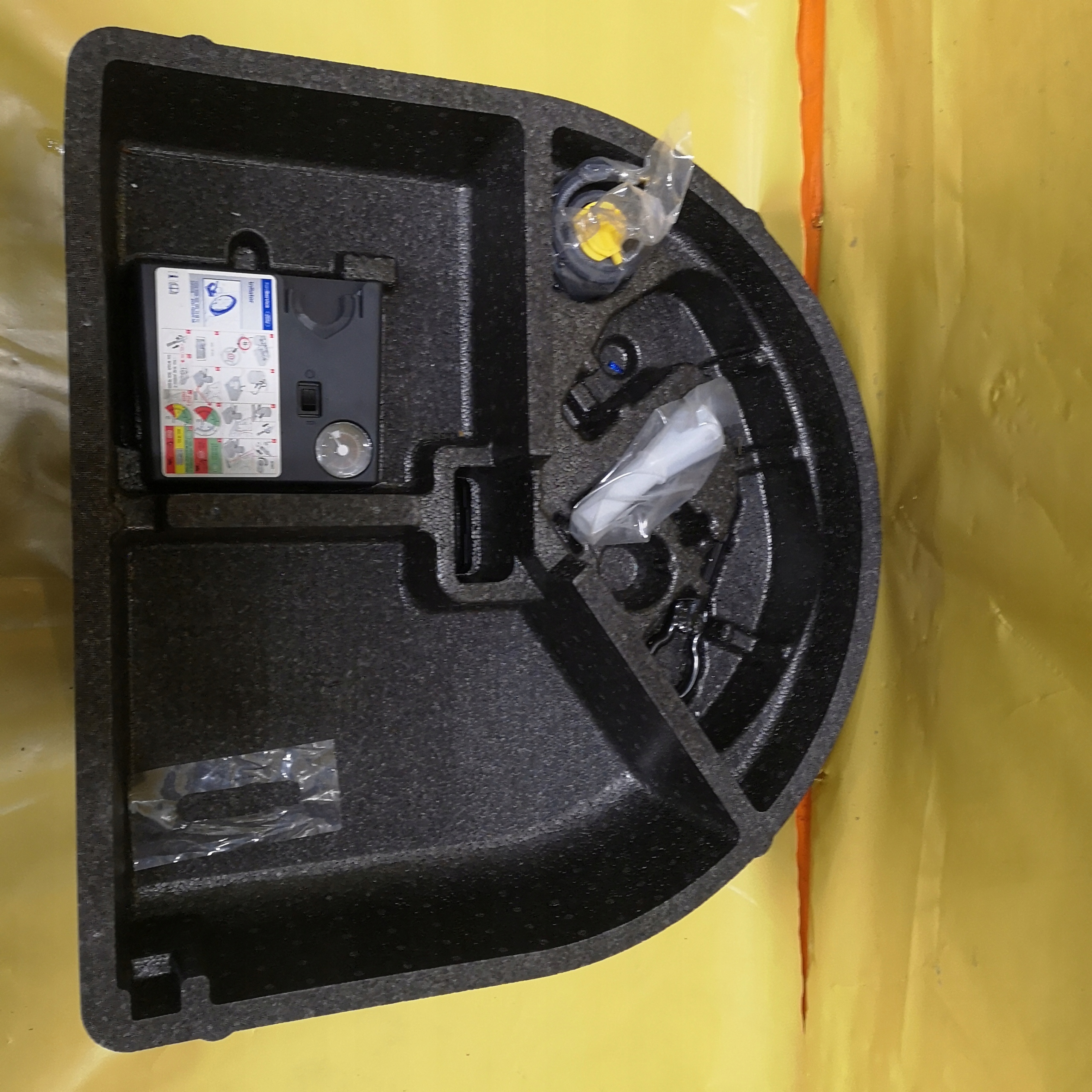 FORD B MAX B-MAX ZESTAW NAPRAWCZY KOŁA POMPKA KLEJ STYROPIAN