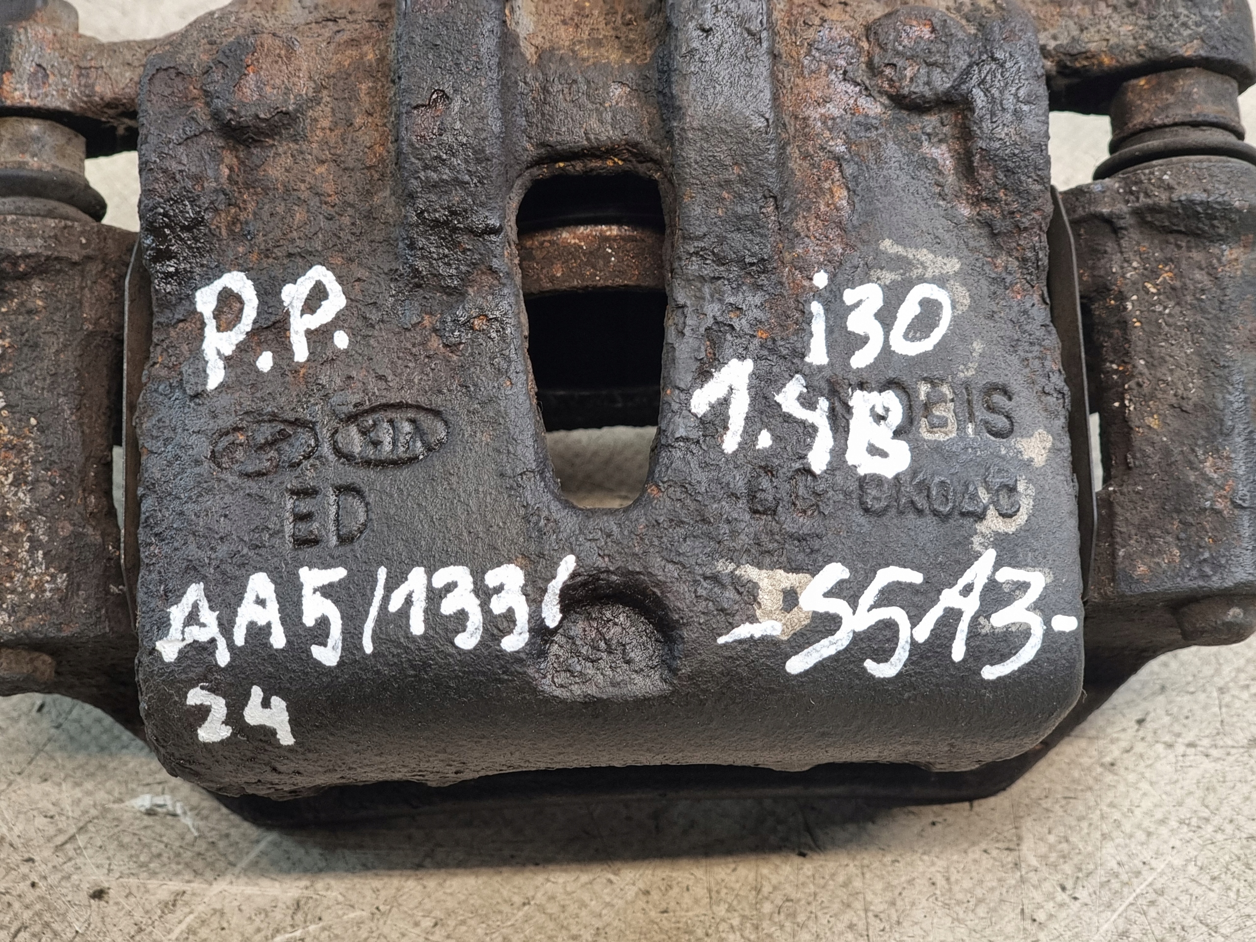 caliper brake right front HYUNDAI I30 and 1.4B 80kW 10r