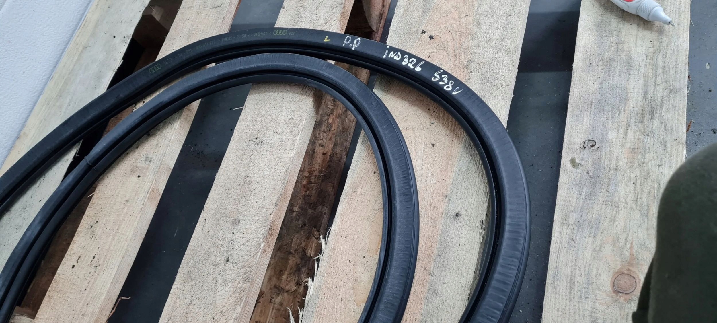 S3 8V Berline A3 Joint Droit Droite Avant Berline 8V5831721