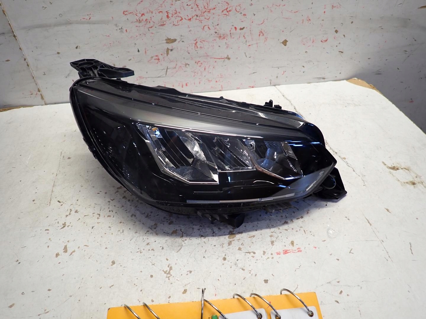light front front right PEUGEOT 208 II 2019- FULL LED 9833036180