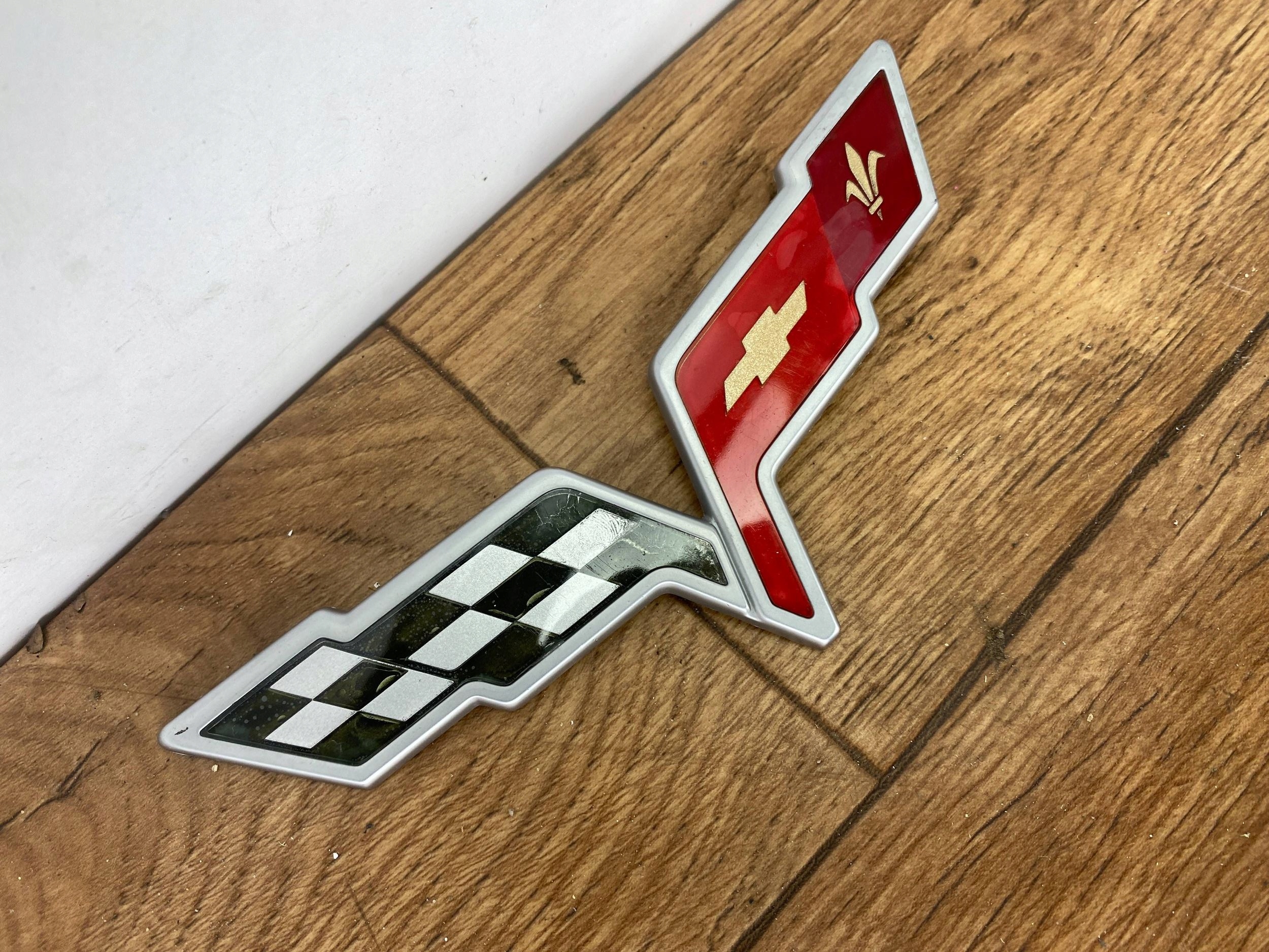 Emblemat logo for rear klape Chevrolet Corvette C6 2005+