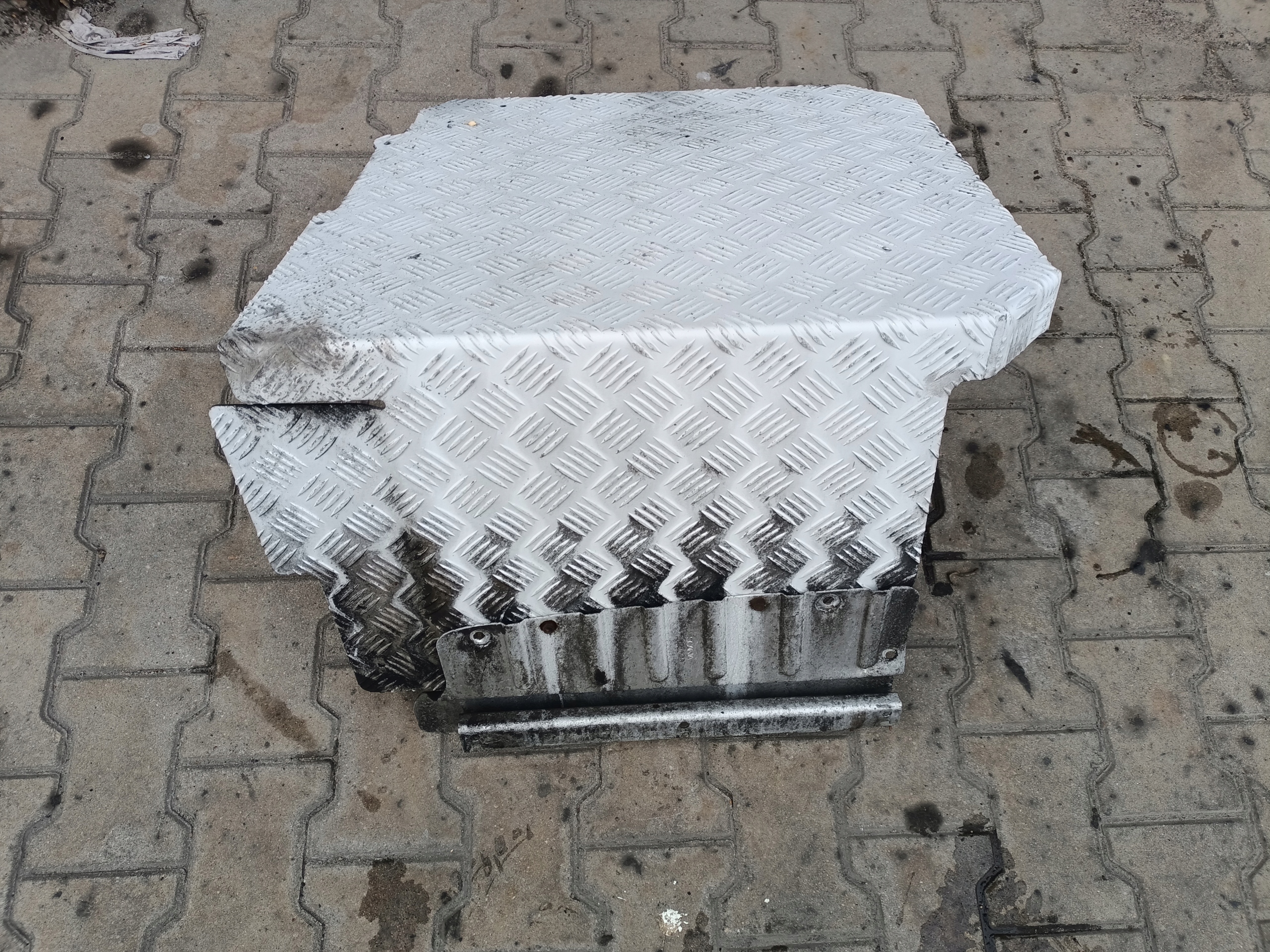 SCANIA XPI R OSŁONA BLACHA TŁUMIKA KATALIZATORA