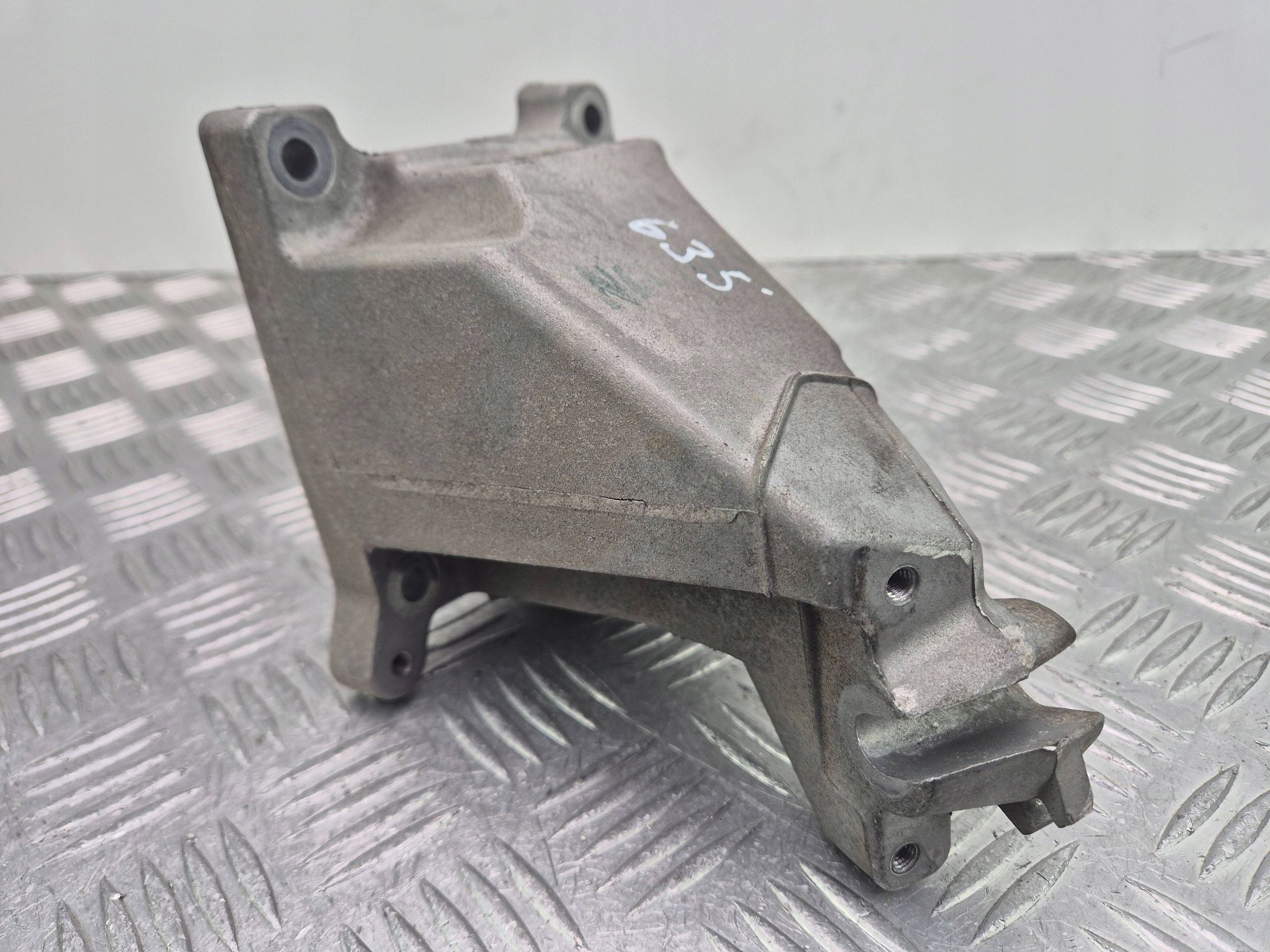 Mercedes C300 W204 Support Support plaque Moteur A2762230004 M276