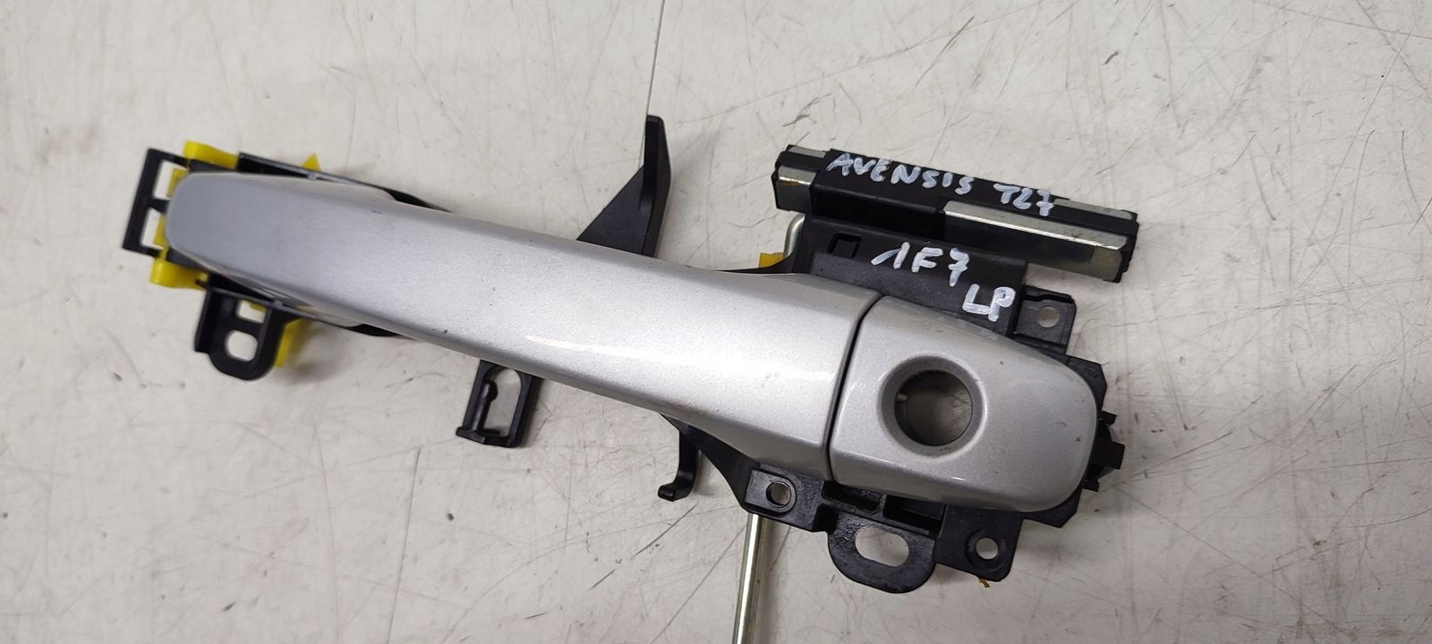 handle front front left Toyota Avensis T27 kombi 1F7