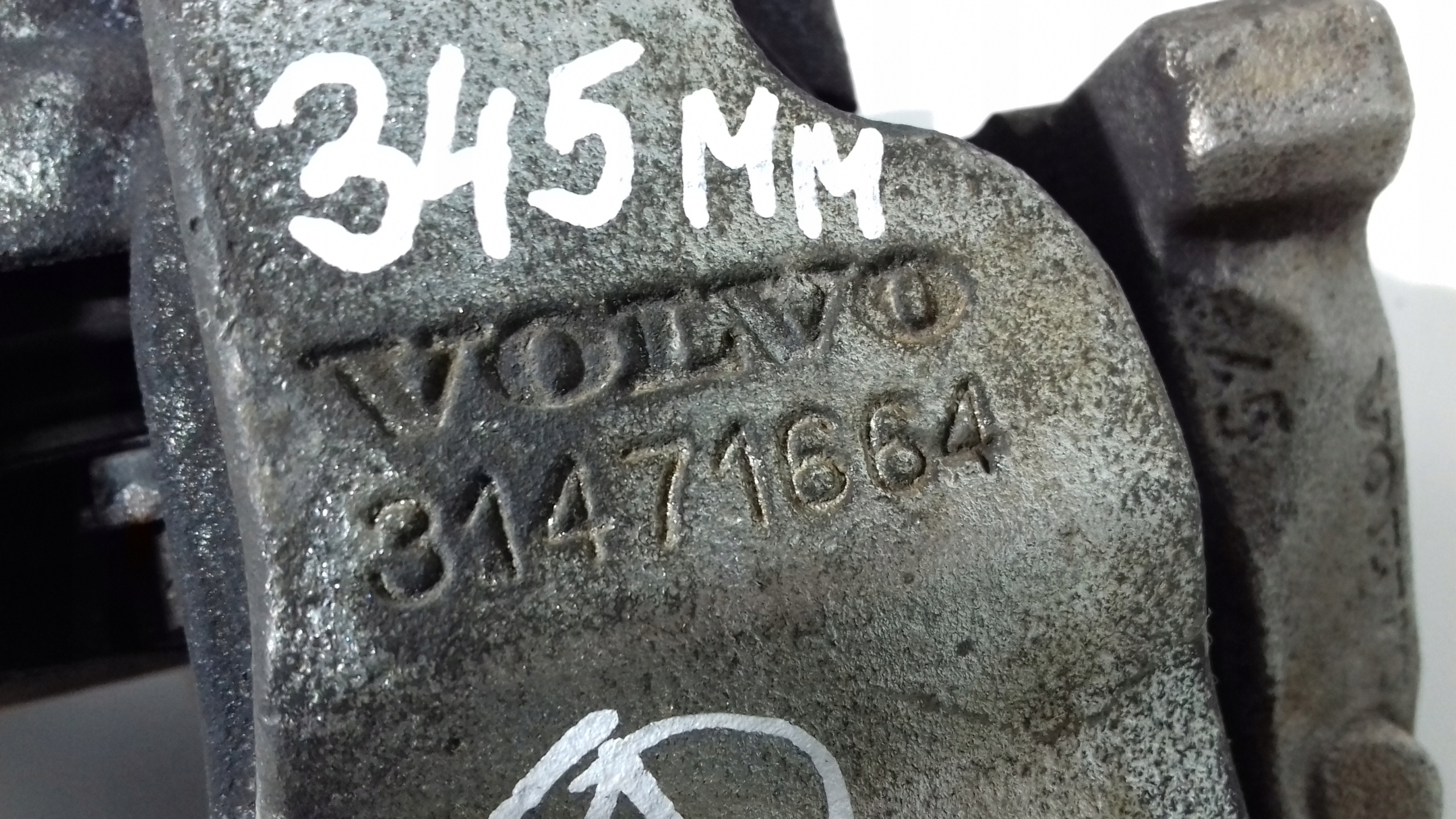 VOLVO XC40 caliper brake right front 31471664