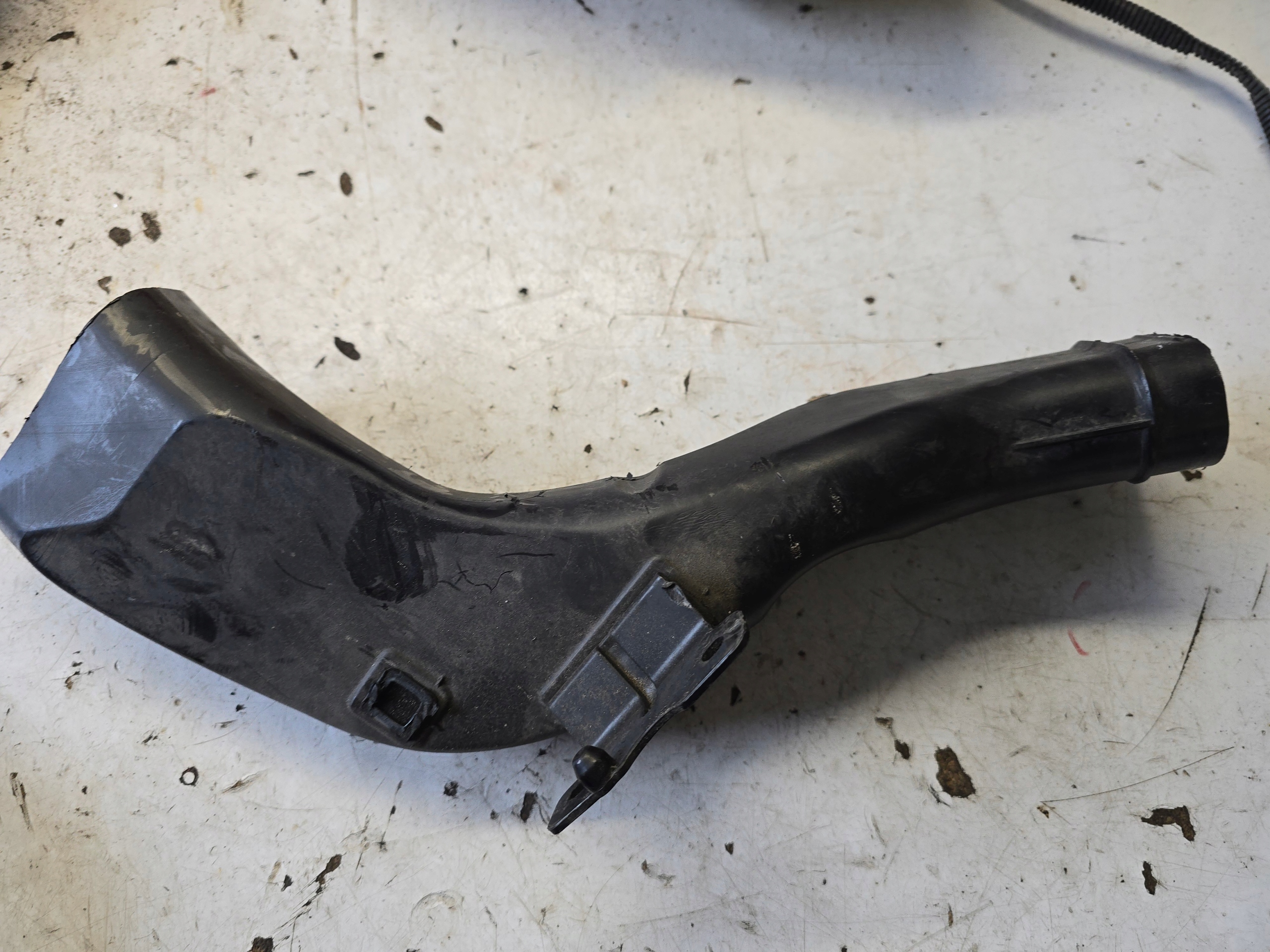 OPEL CORSA E DOLOT LAPACZ Schlauch luft 1.3 CDTI 13427550