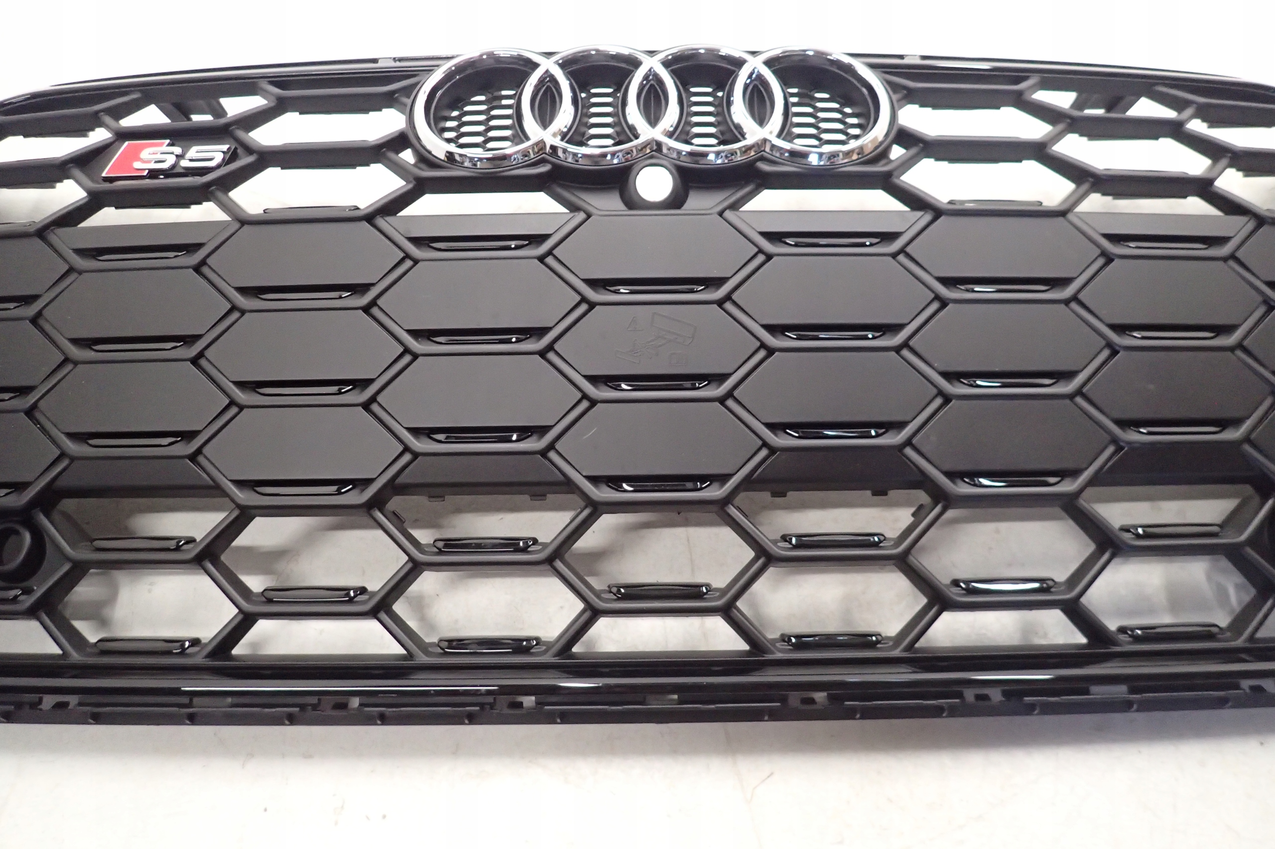 AUDI A5 8W6 S5 LIFT GRILL ATRAPA CHŁODNICY Typ samochodu Samochody osobowe