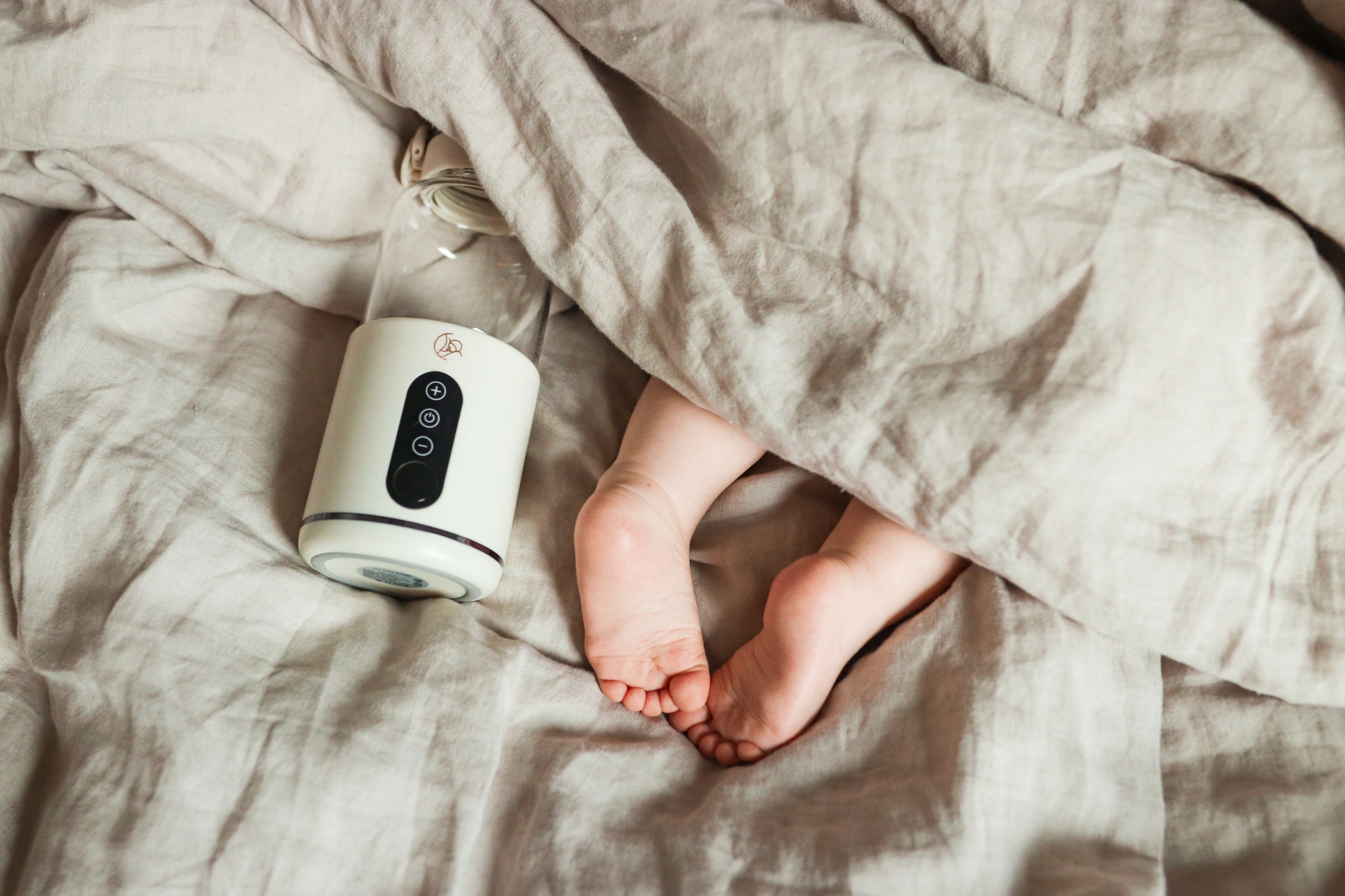 MY BABY BOTTLE PODGRZEWACZ PRZENOŚNY DO MLEKA I WODY Kolor biały