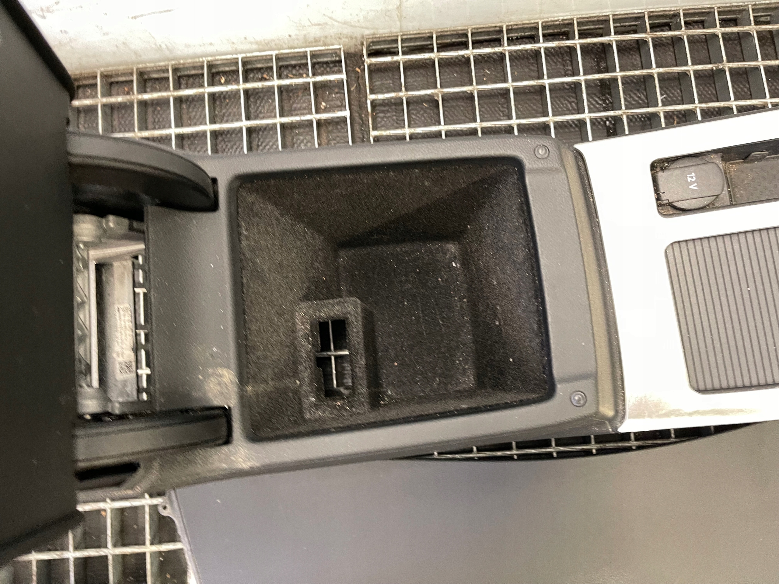 VW PASSAT B8 TUNEL central armrest EUROPA