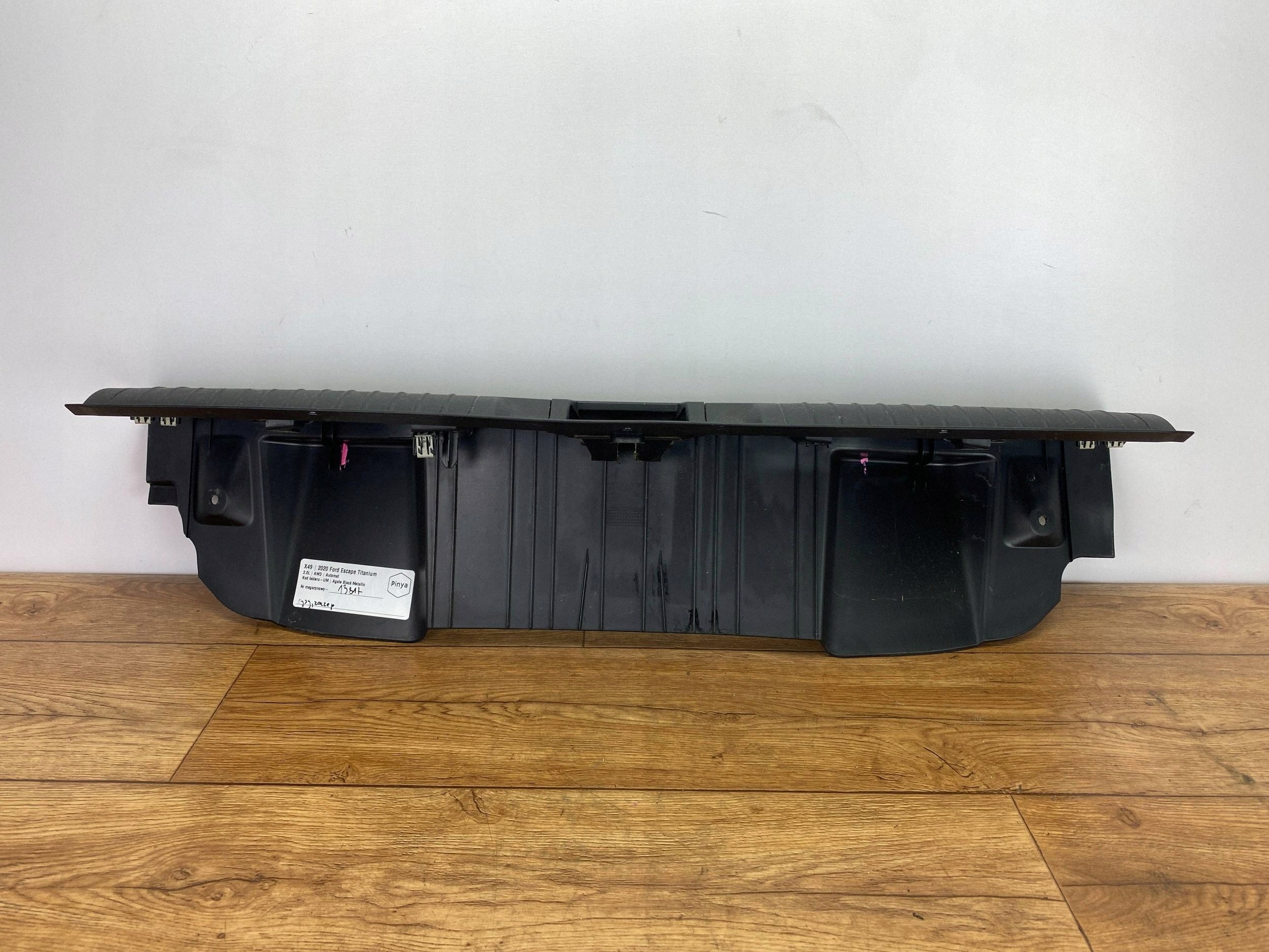 cap of the threshold boot Ford Escape IV Kuga MK3 2020+