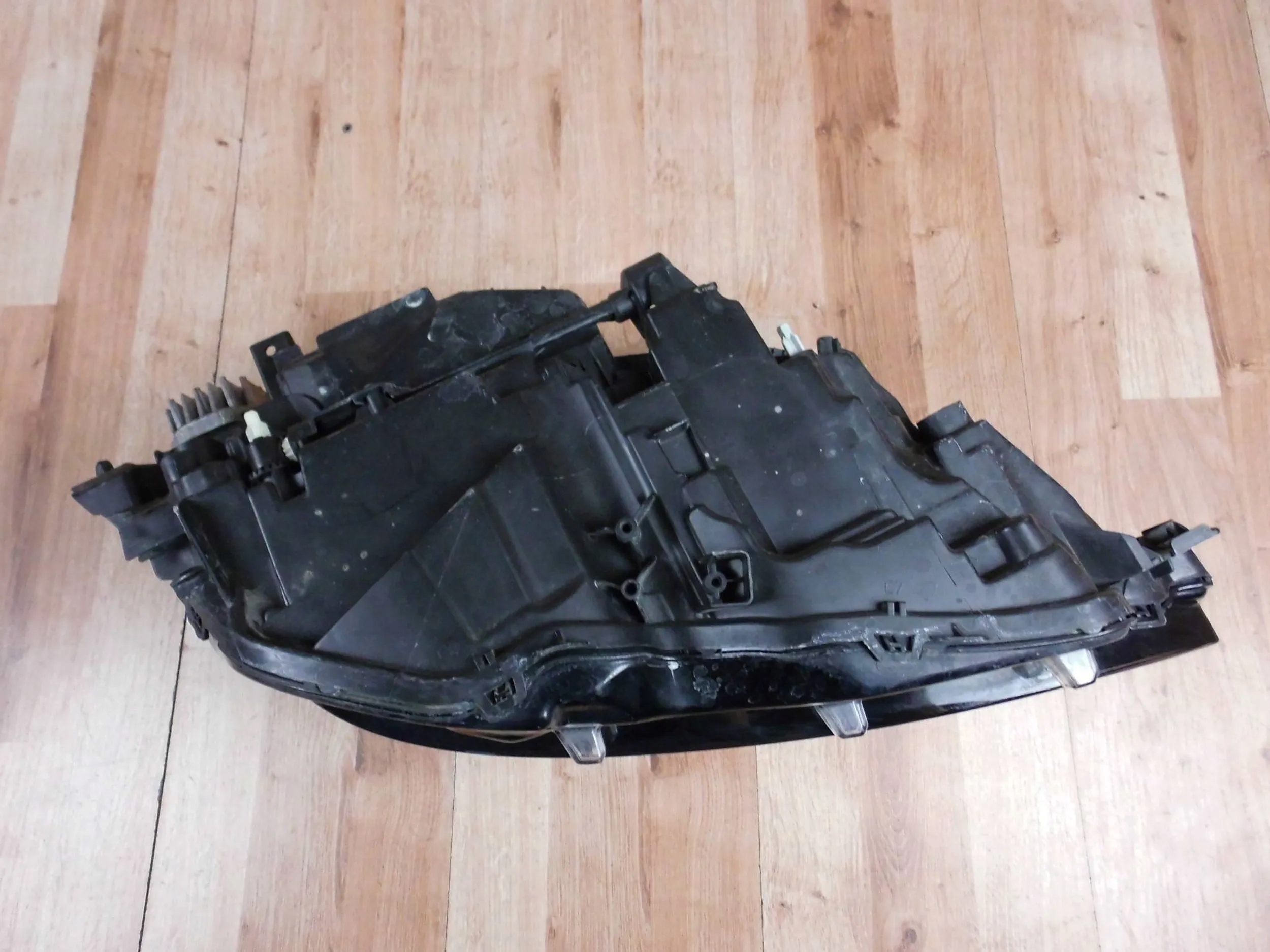 Volvo S90 V90 II 2017+ light left front front