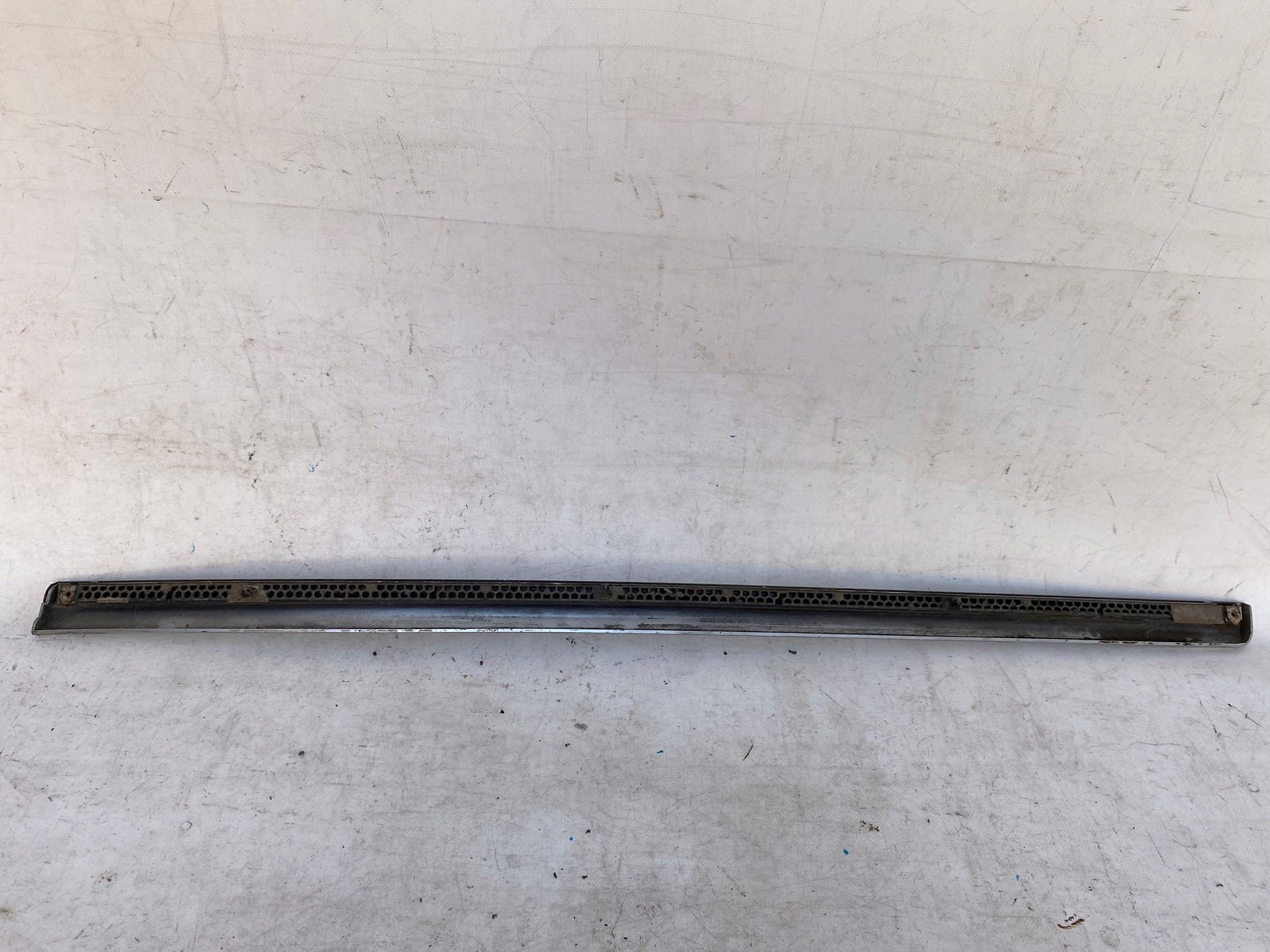VW PASSAT B7 14- moulding door front left 3AA854939A