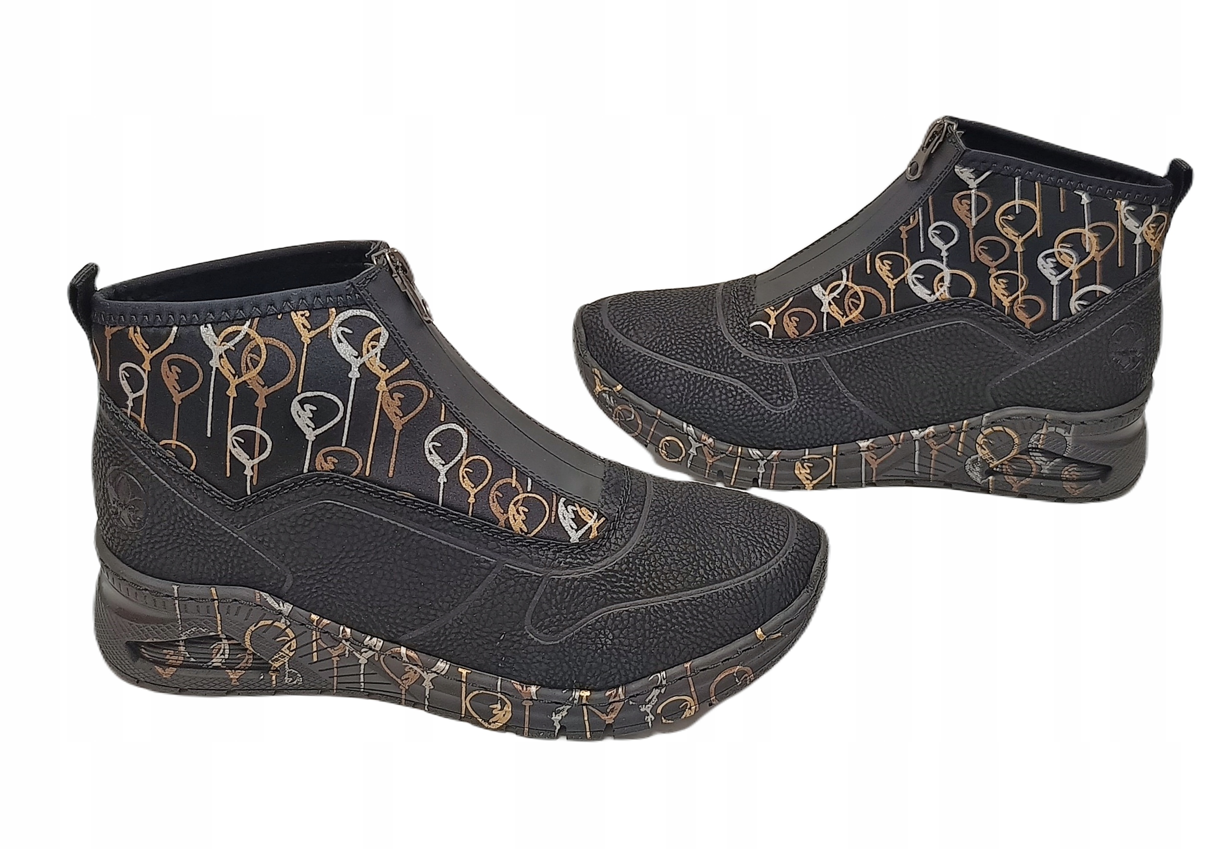 Pohodlné sportovní kotníkové kotníkové boty na klínku Rieker M4953-00 černé Extra Weit r39