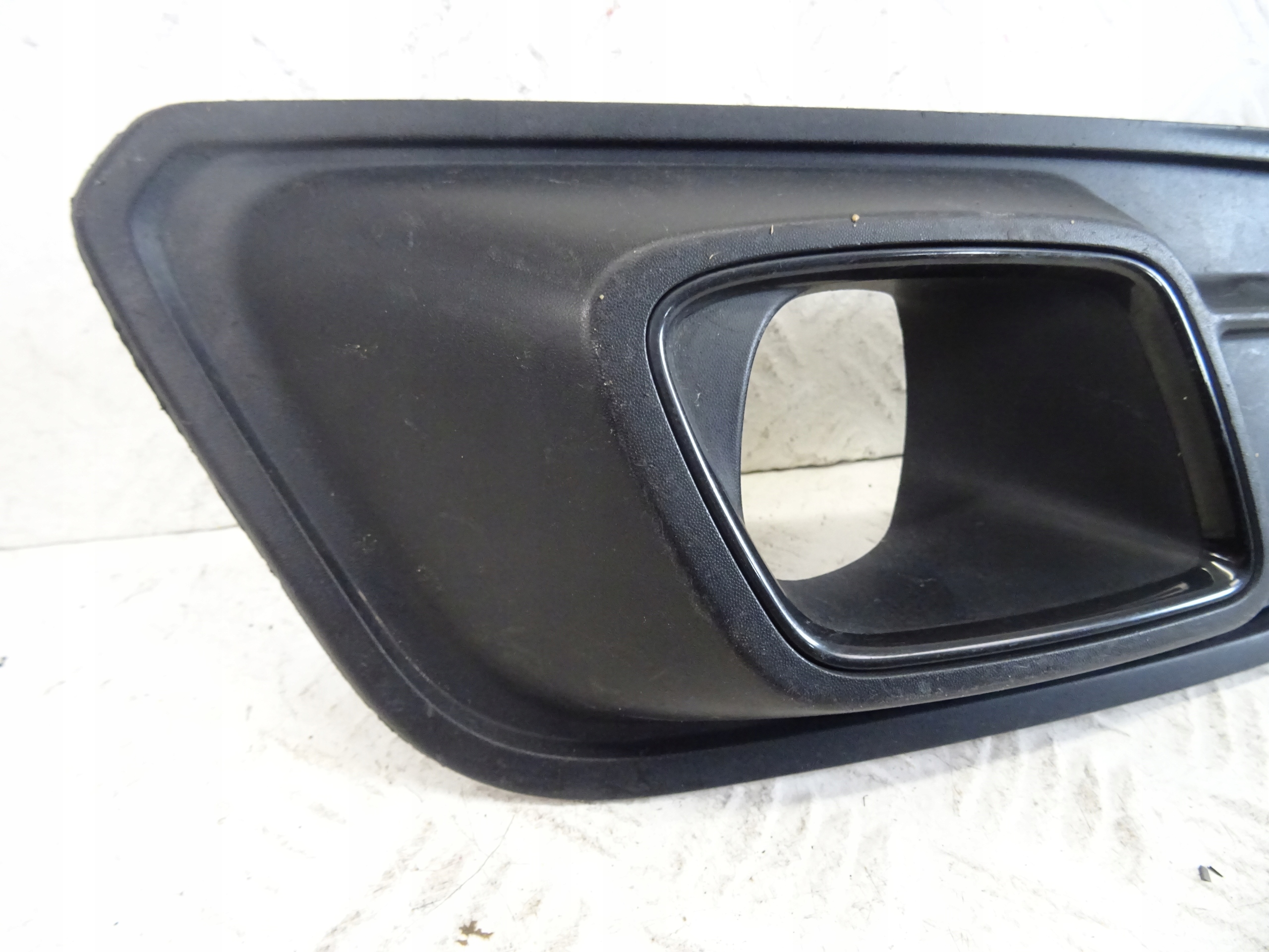 grid of a bumper front front left RENAULT CAPTUR and LIFT 261A35462R