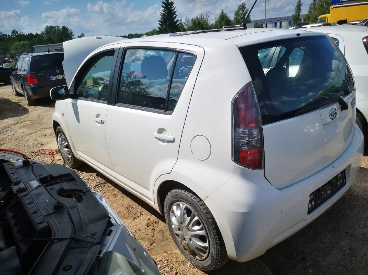 Daihatsu SIRION коллектор Впускный 2007 1.0л