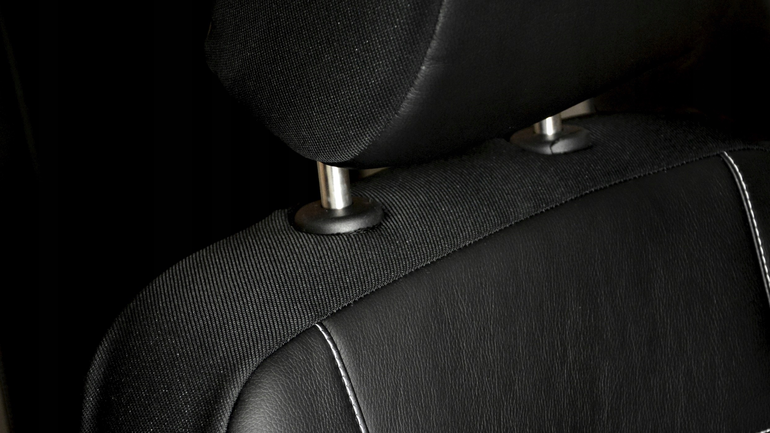 FIAT DUCATO OD 2006r POKROWCE EKO SKÓRA +ALKANTARA Rodzaj Dedykowane