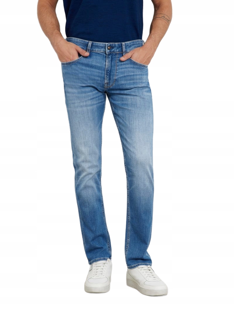 Guess, Jednoduché Modré, S Oděrkami, Velikost 52 CM