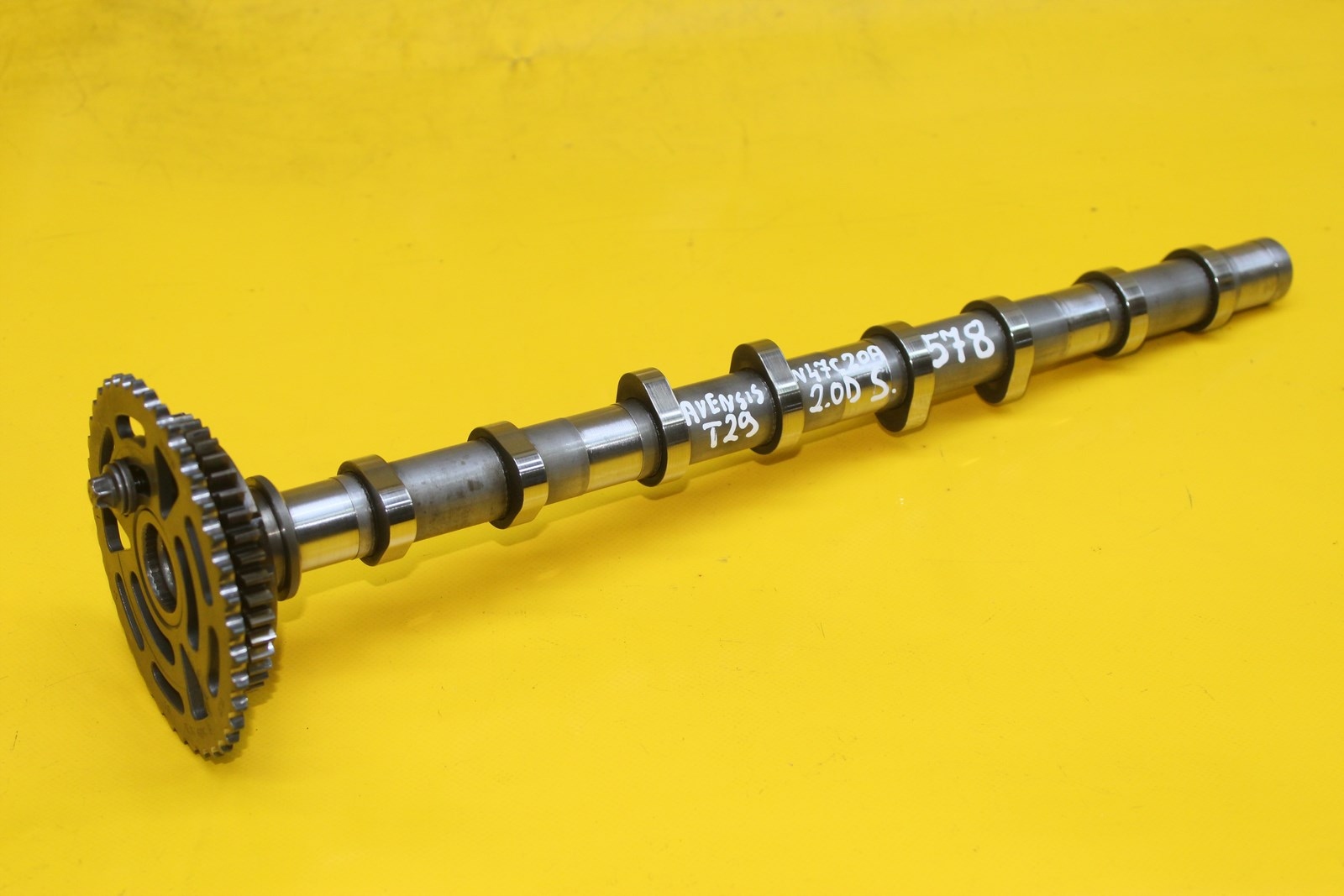 Распределительный вал 8575437 AVENSIS T29 2.0 D