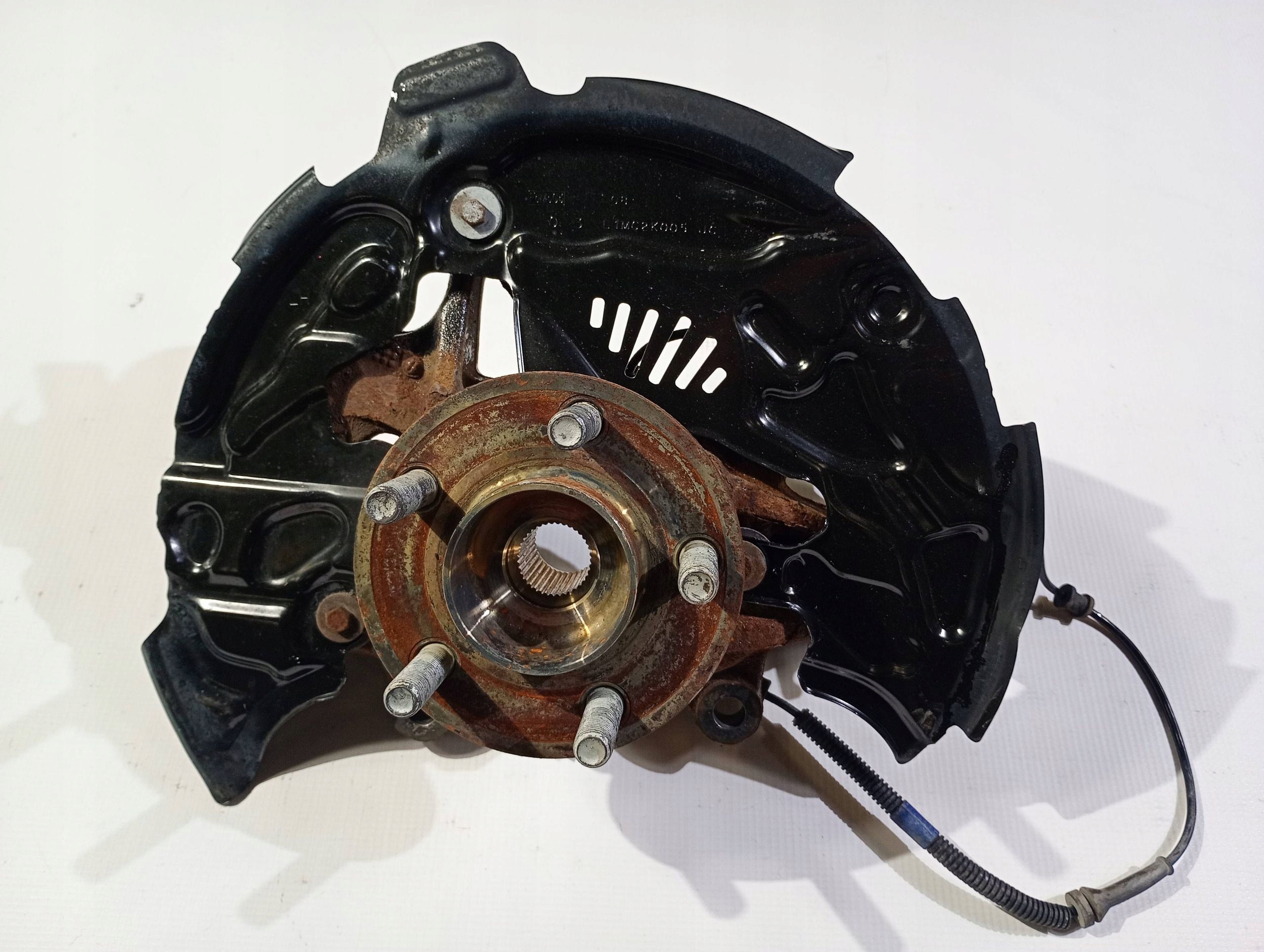 swing of the pivot wheels front front left Ford Explorer VI 3.0 ST 2020