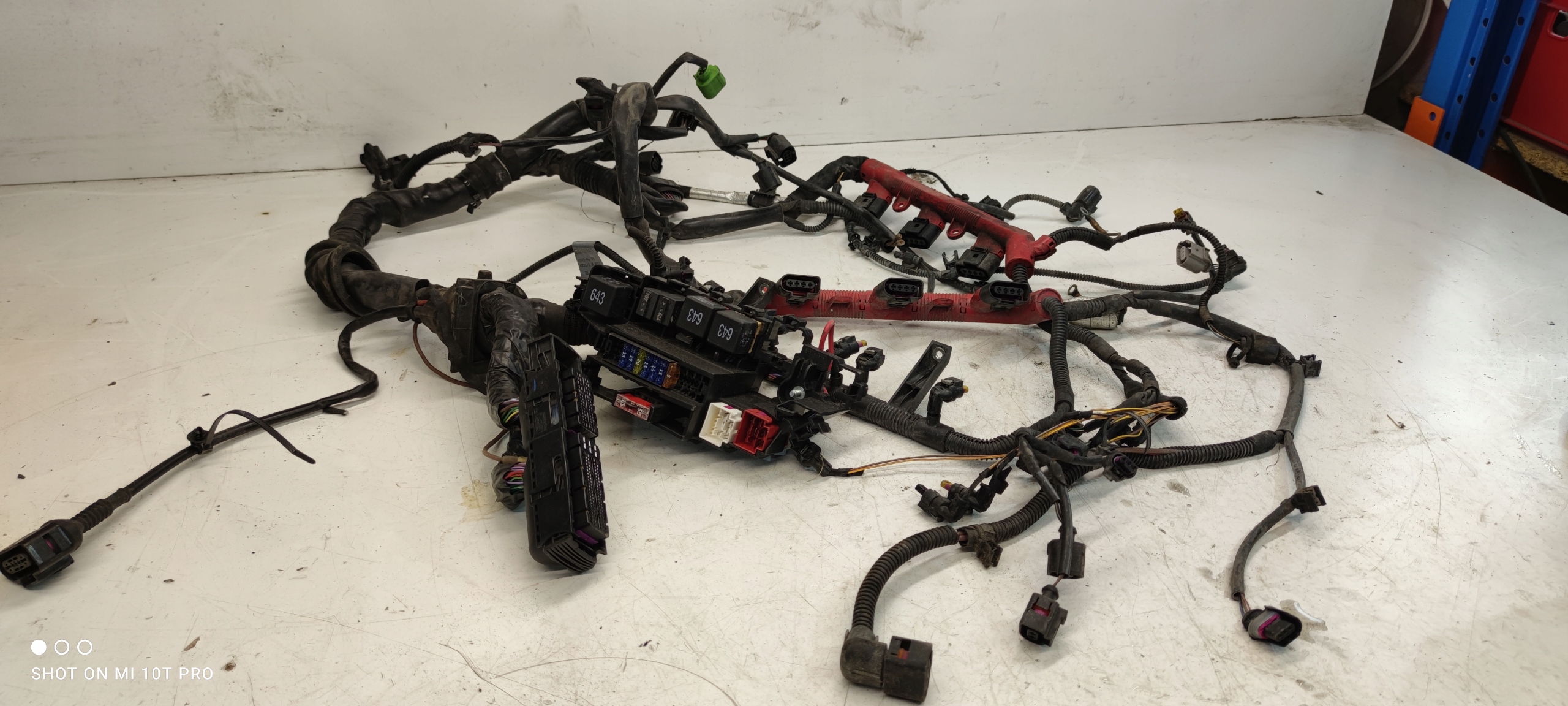 bundle of the engine AUDI A4 B8 A5 8T 3.2 8K1971072GJ