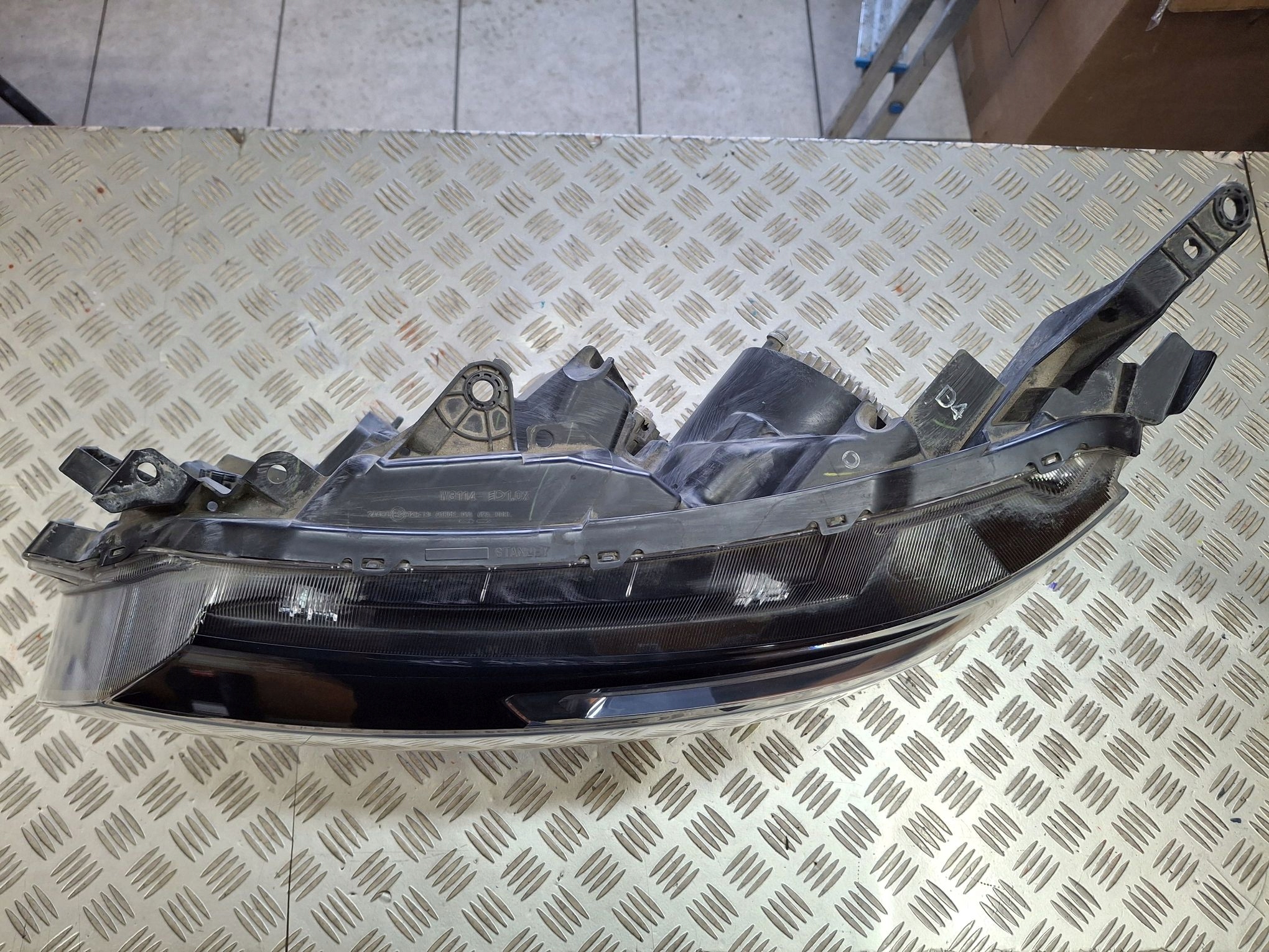light left front FULL LED PURE VISION RENAULT ALASKAN 2016R->
