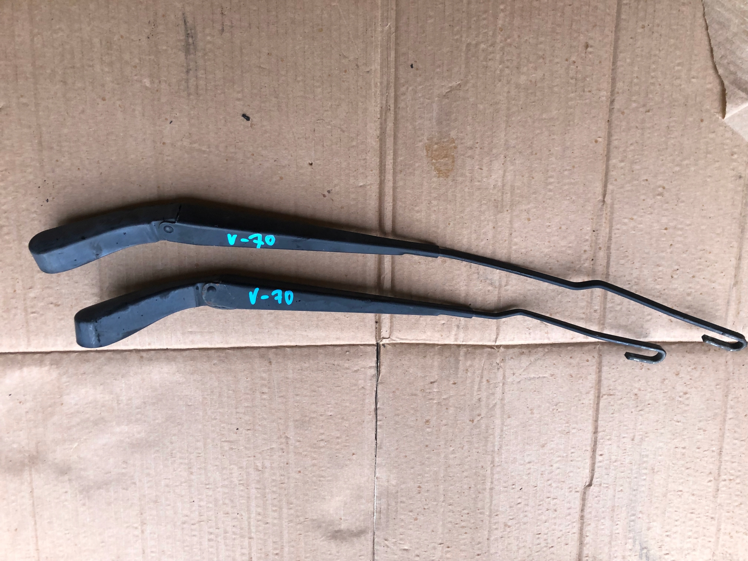 8624266 8624269 - Лівий і правий важіль склоочисника для VOLVO S60 V70 XC70 S8