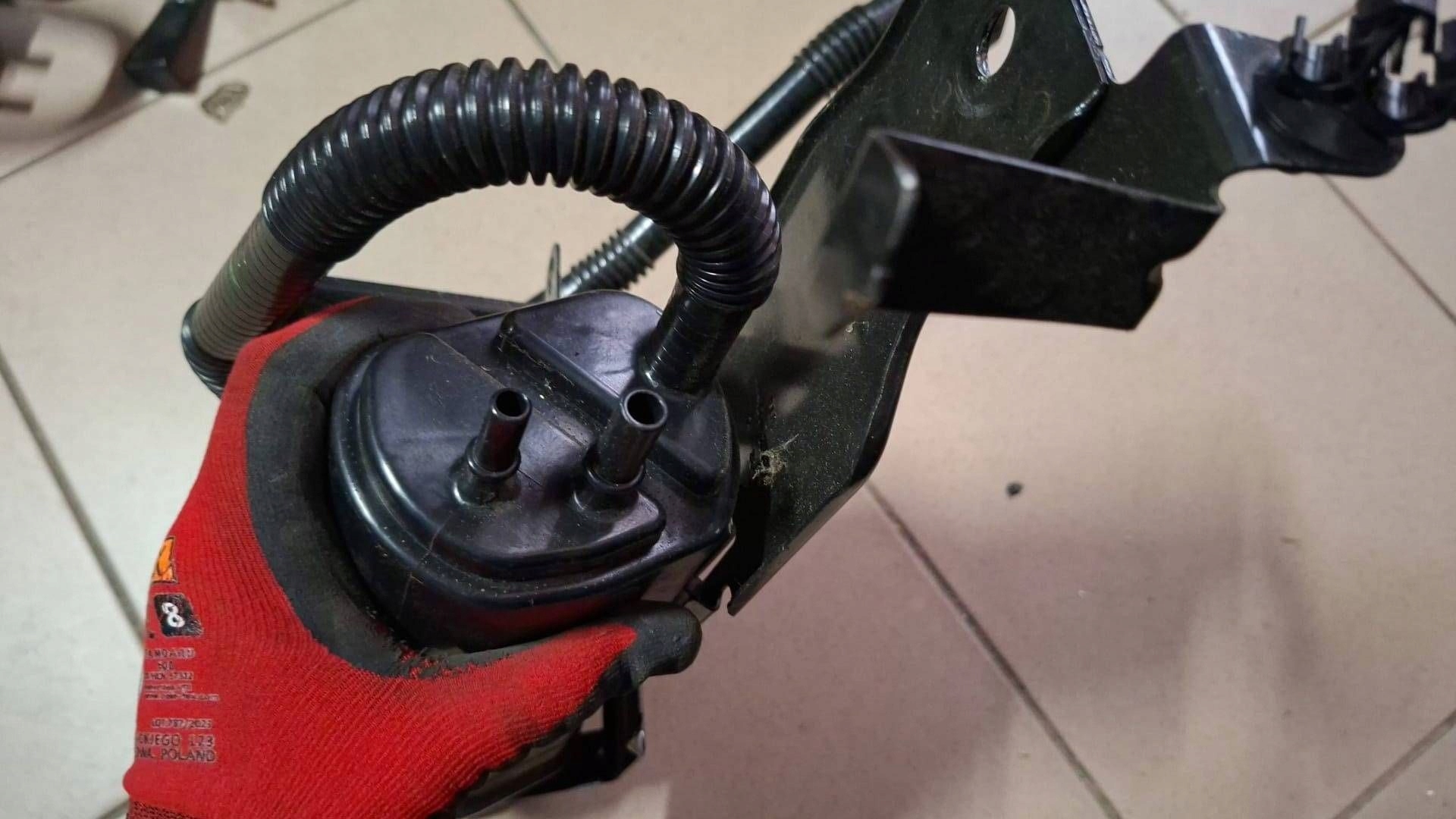uhlíkový filter par Paliva Renault Clio V 149502109R