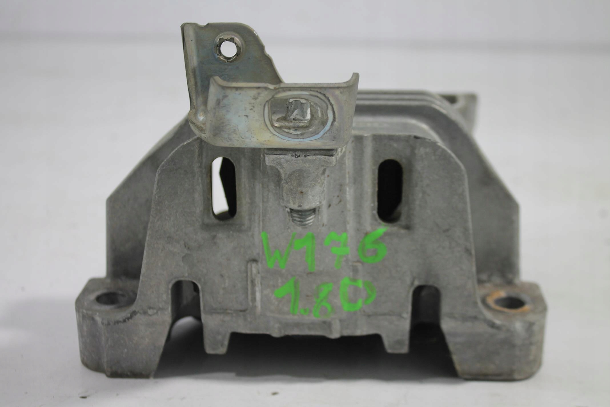engine mount A2462400617 MERCEDES A KLASA W176 12