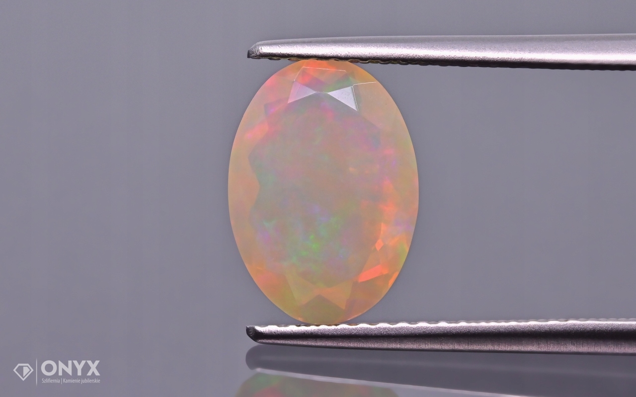 Opal z Etiopie fasetovaný ovál 11,5x8 mm