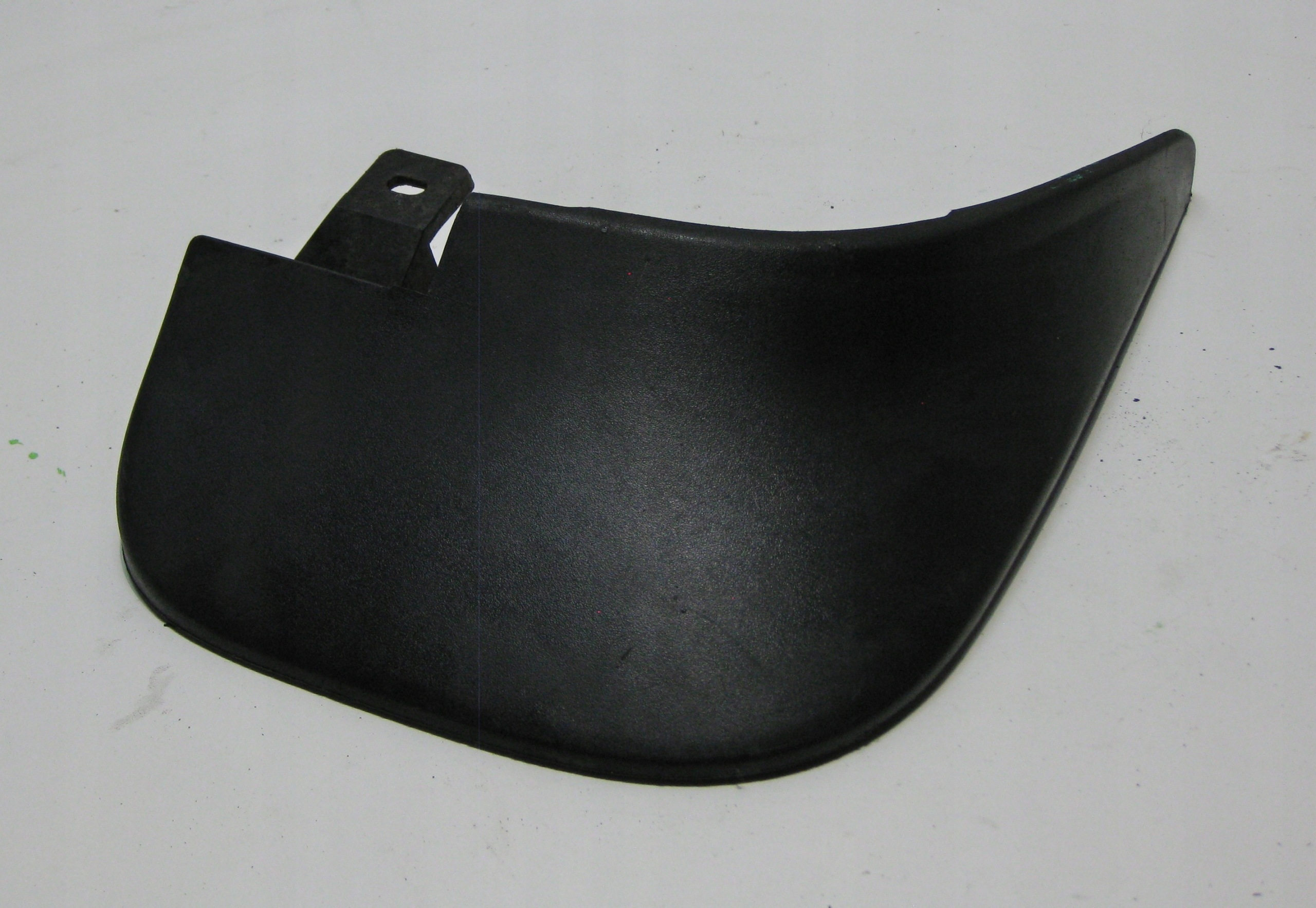 HYUNDAI TUCSON and 08R mudguard flap right front 86832-2E000