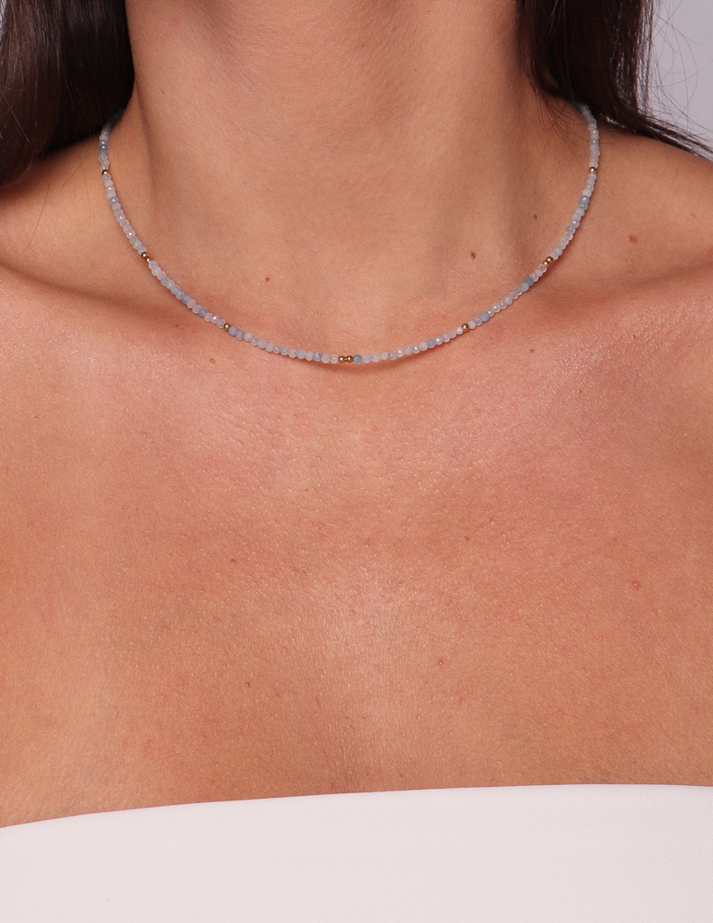 Náhrdelník choker z přírodních kamenů akvamarín