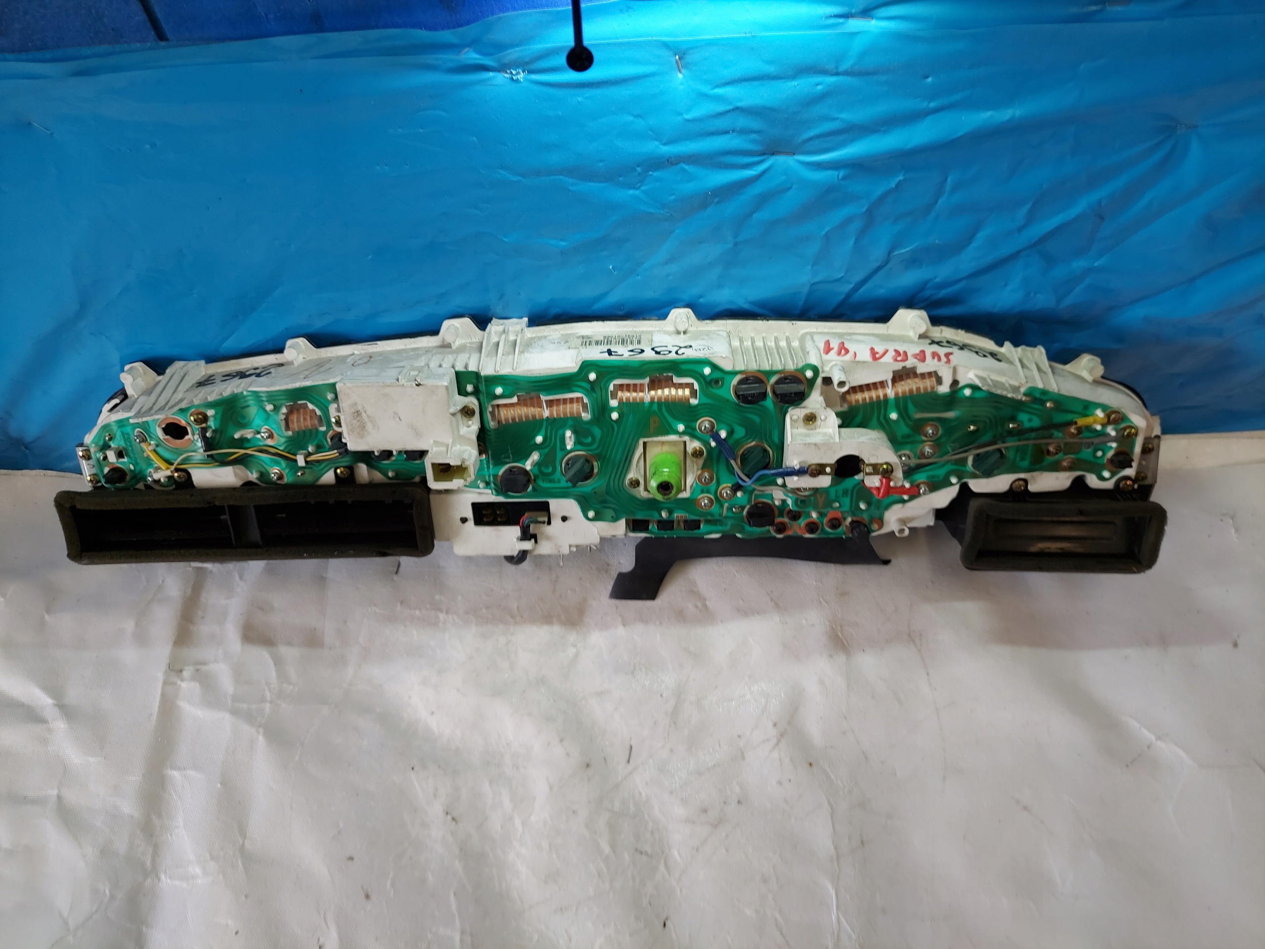 dials clock TOYOTA SUPRA A7 3.0L 830101B612