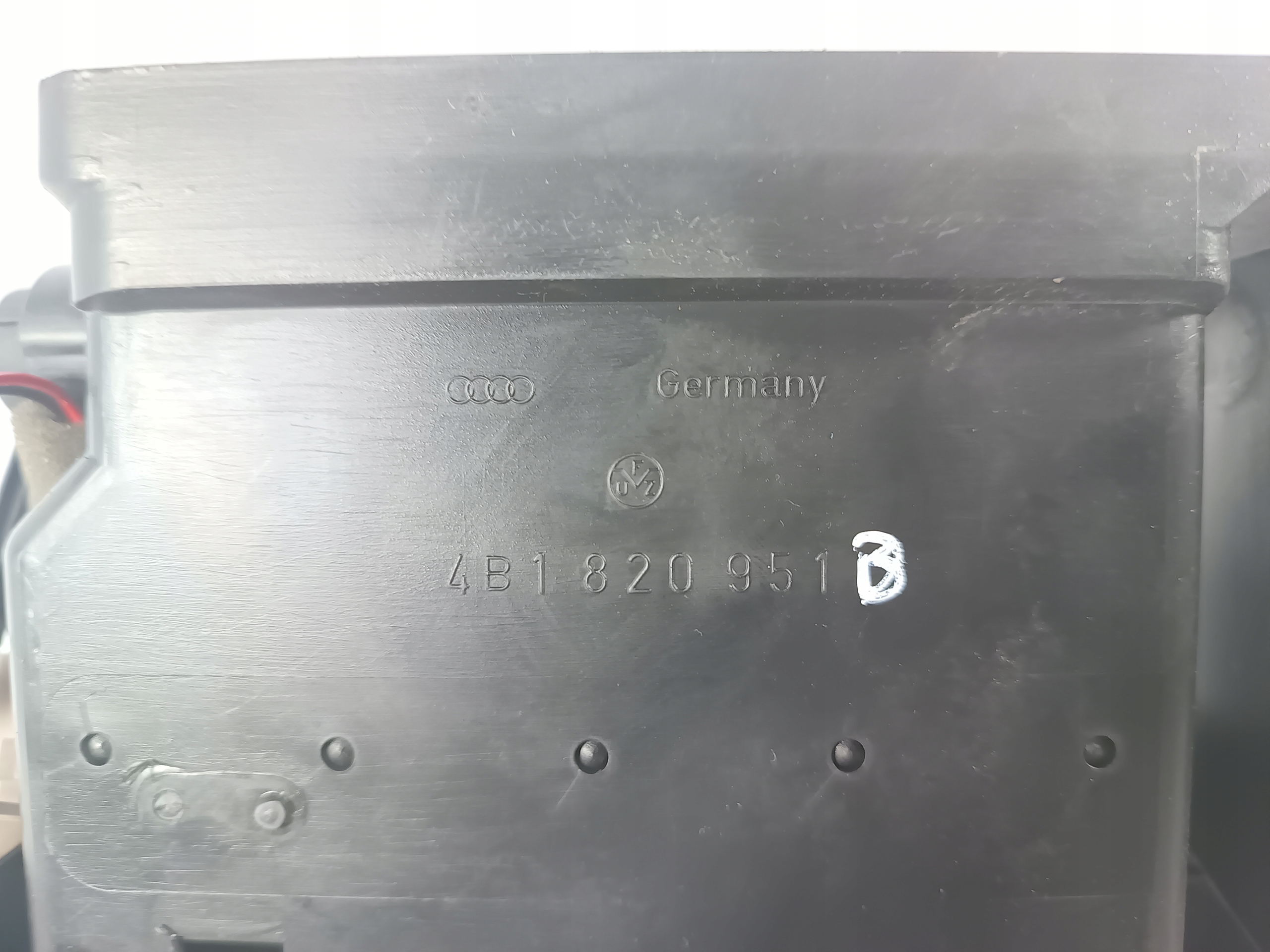 Audi A6 C5 grid air conditioning devices air central OE 4B1820951