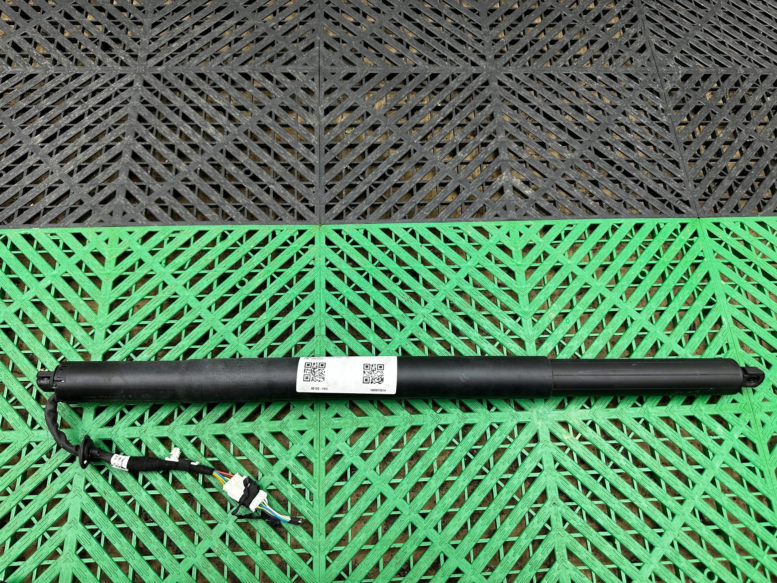 damper electrical bonnet BMW 2 Active Tourer U06 8494161